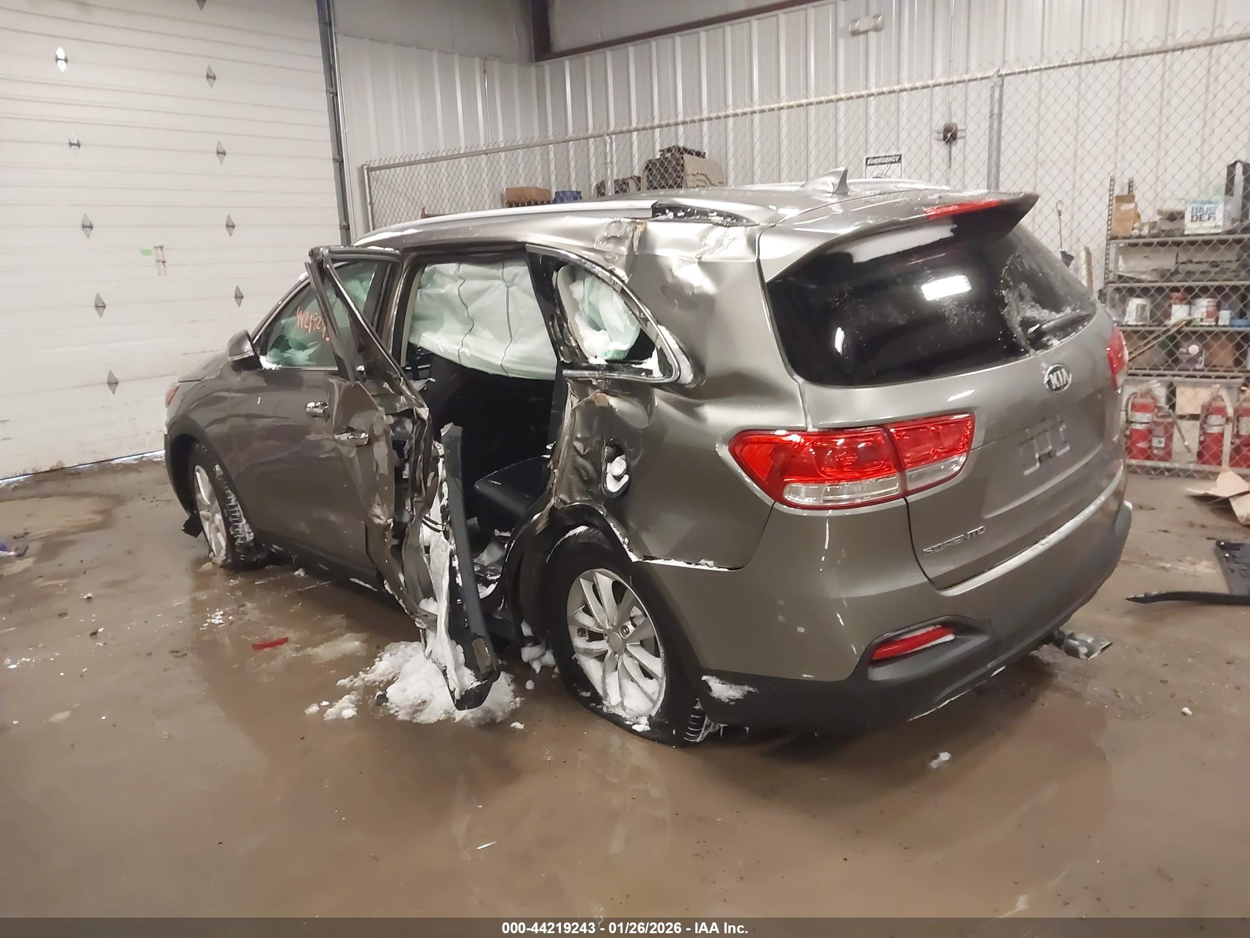 KIA SORENTO image 3