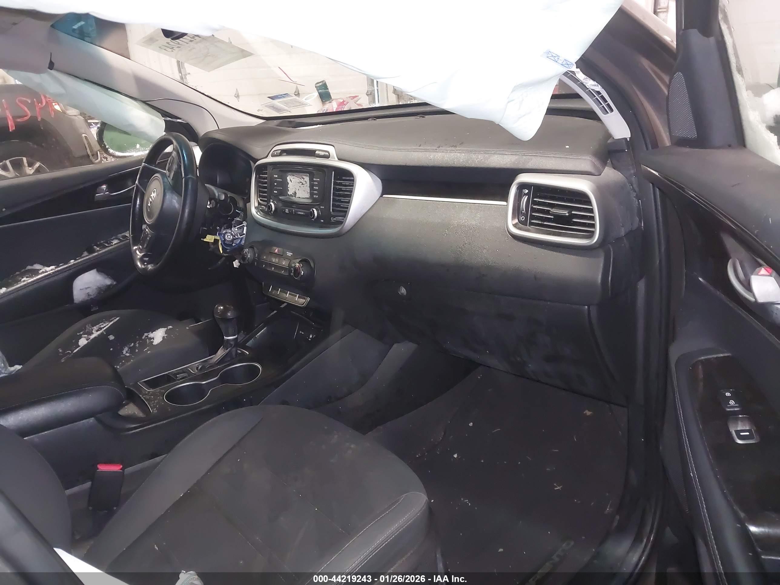 KIA SORENTO image 5