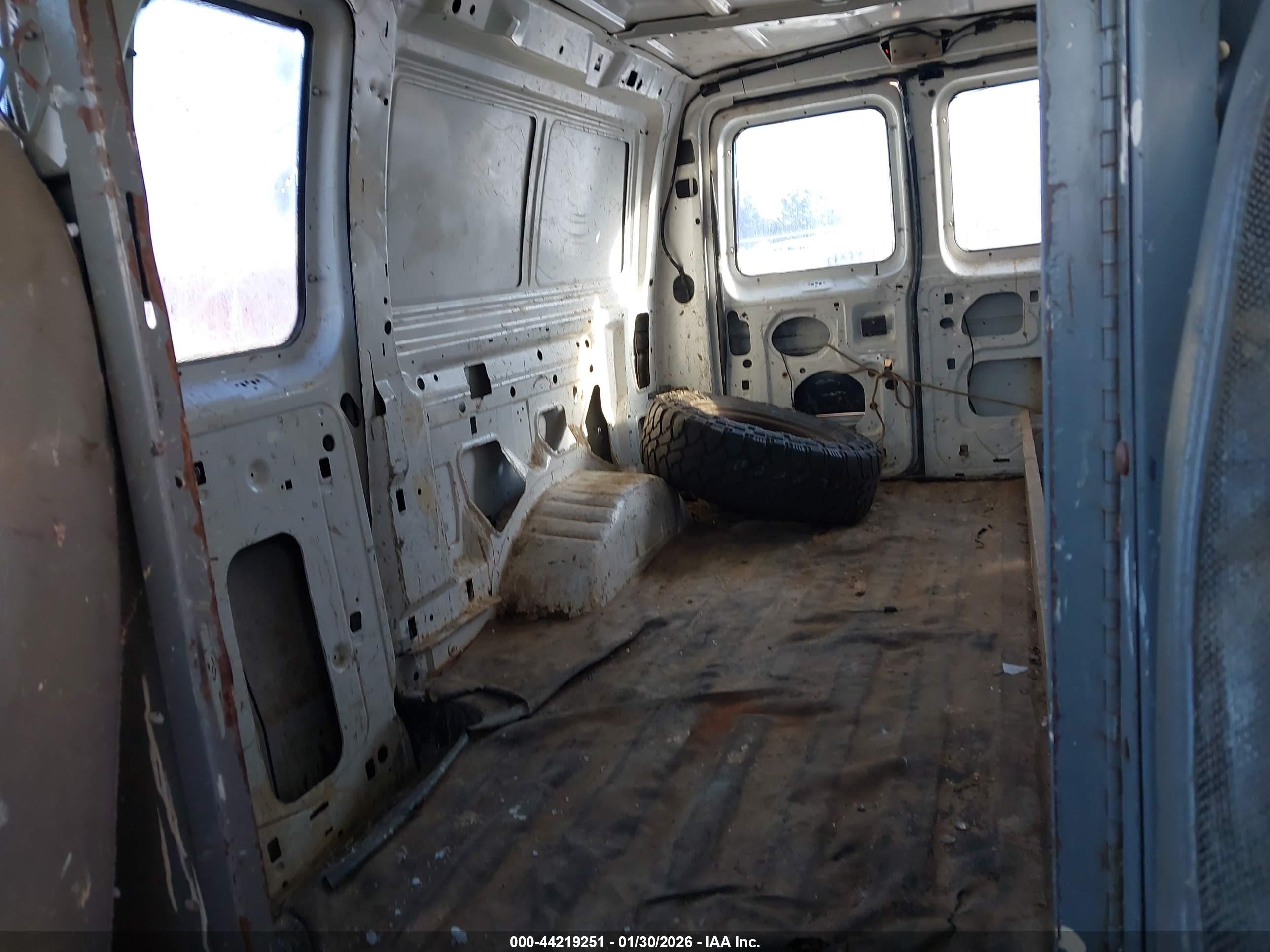 FORD E-150 image 8