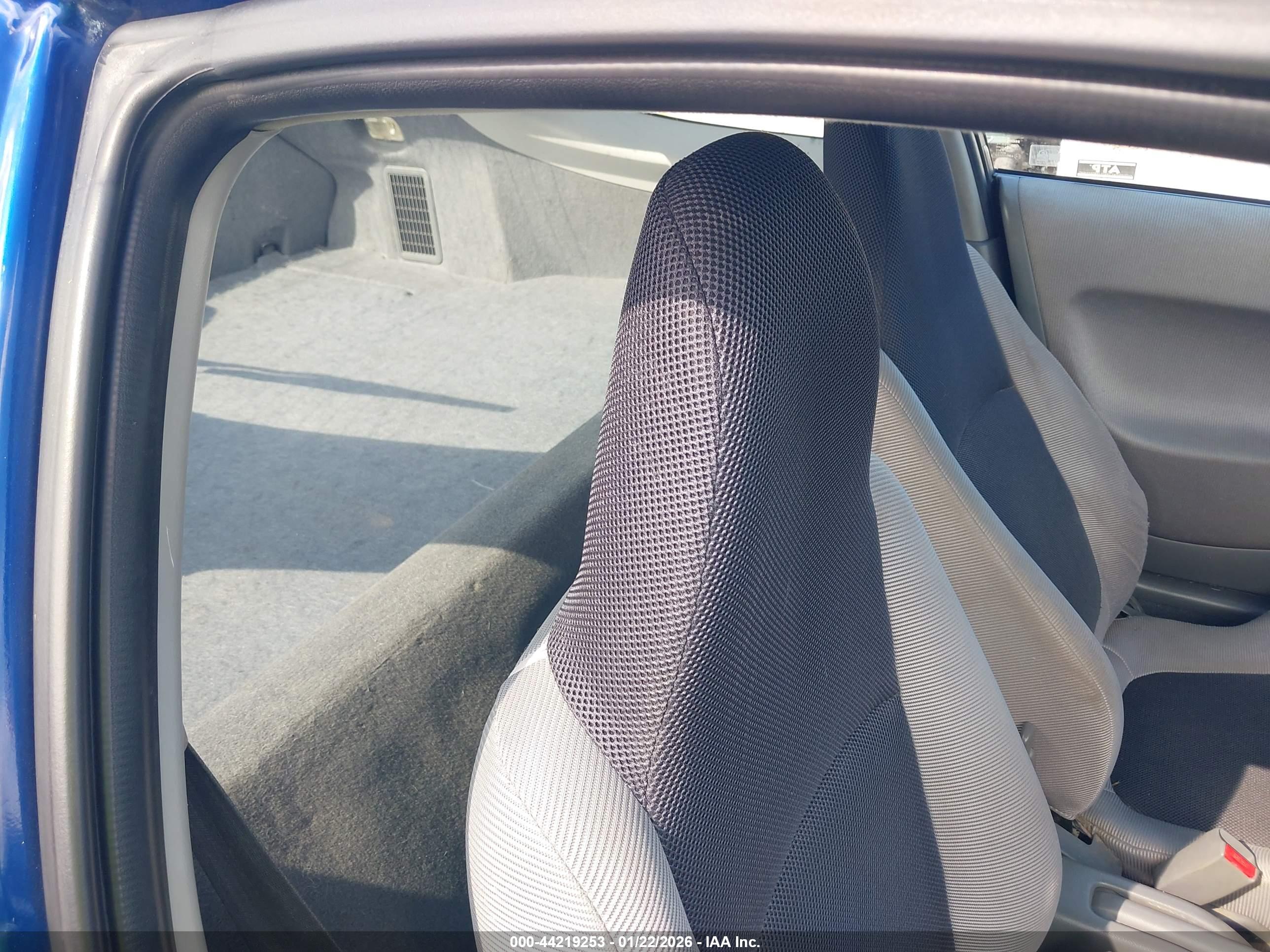 HONDA INSIGHT image 8