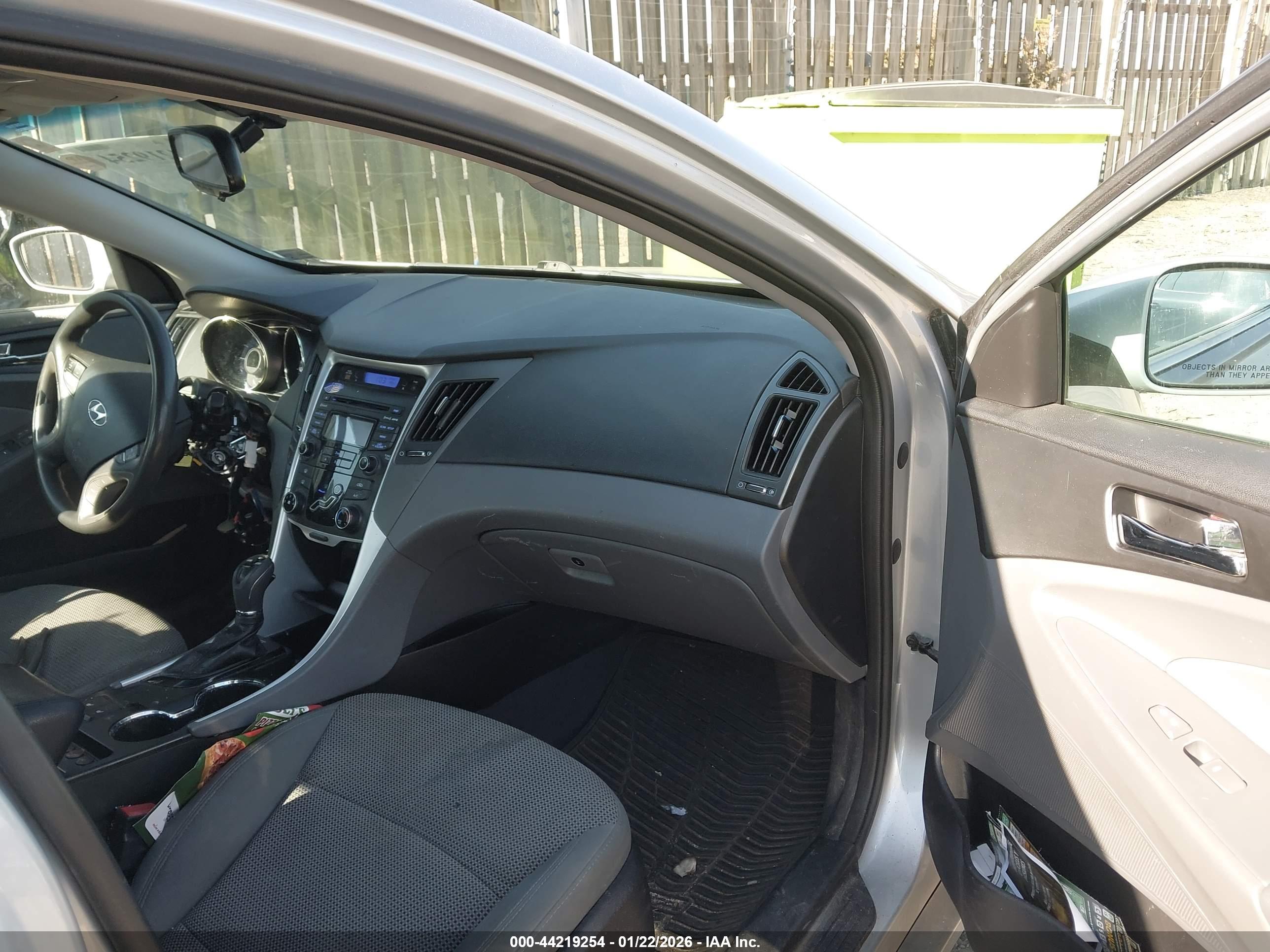 HYUNDAI SONATA image 5