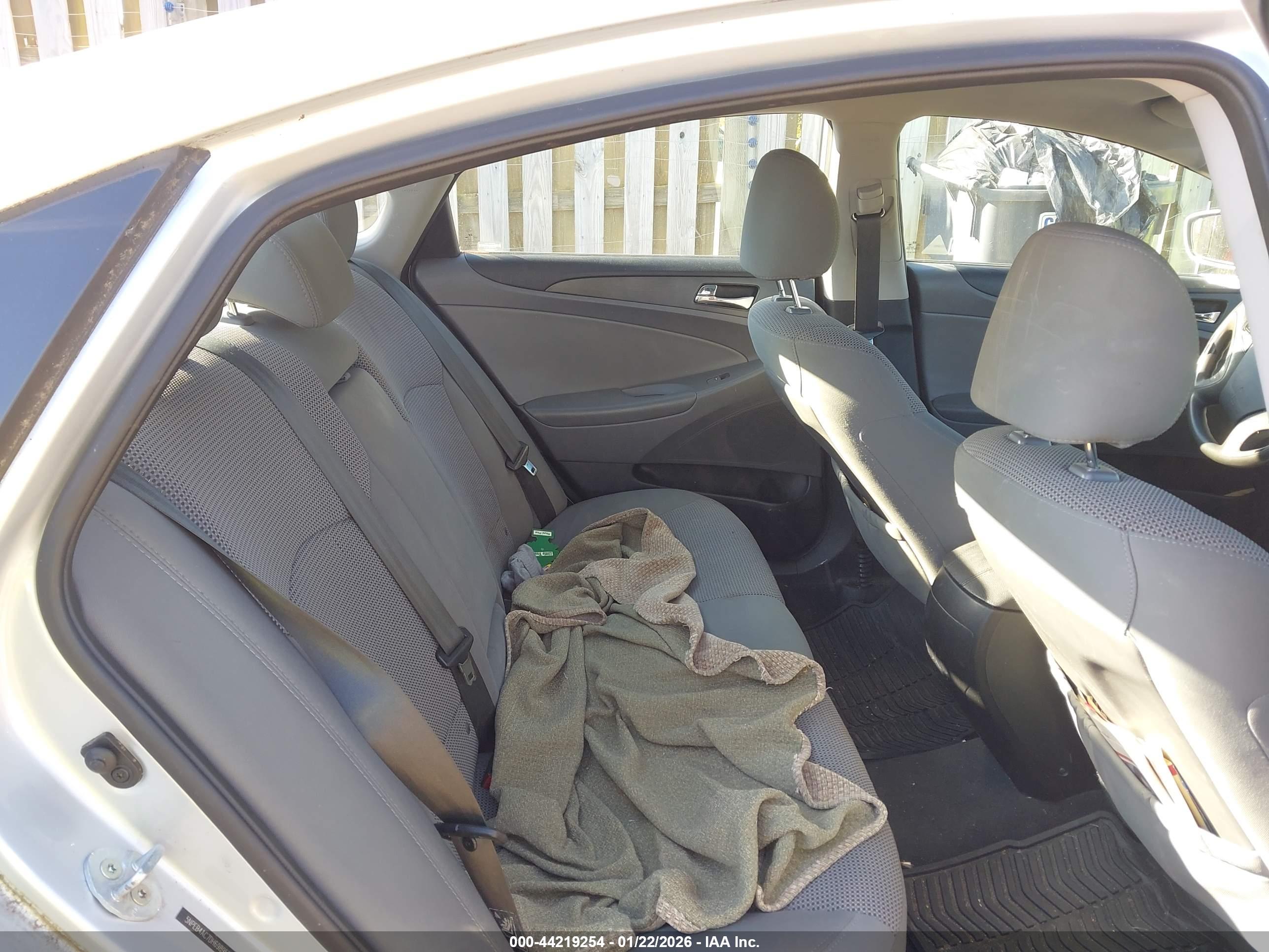 HYUNDAI SONATA image 8
