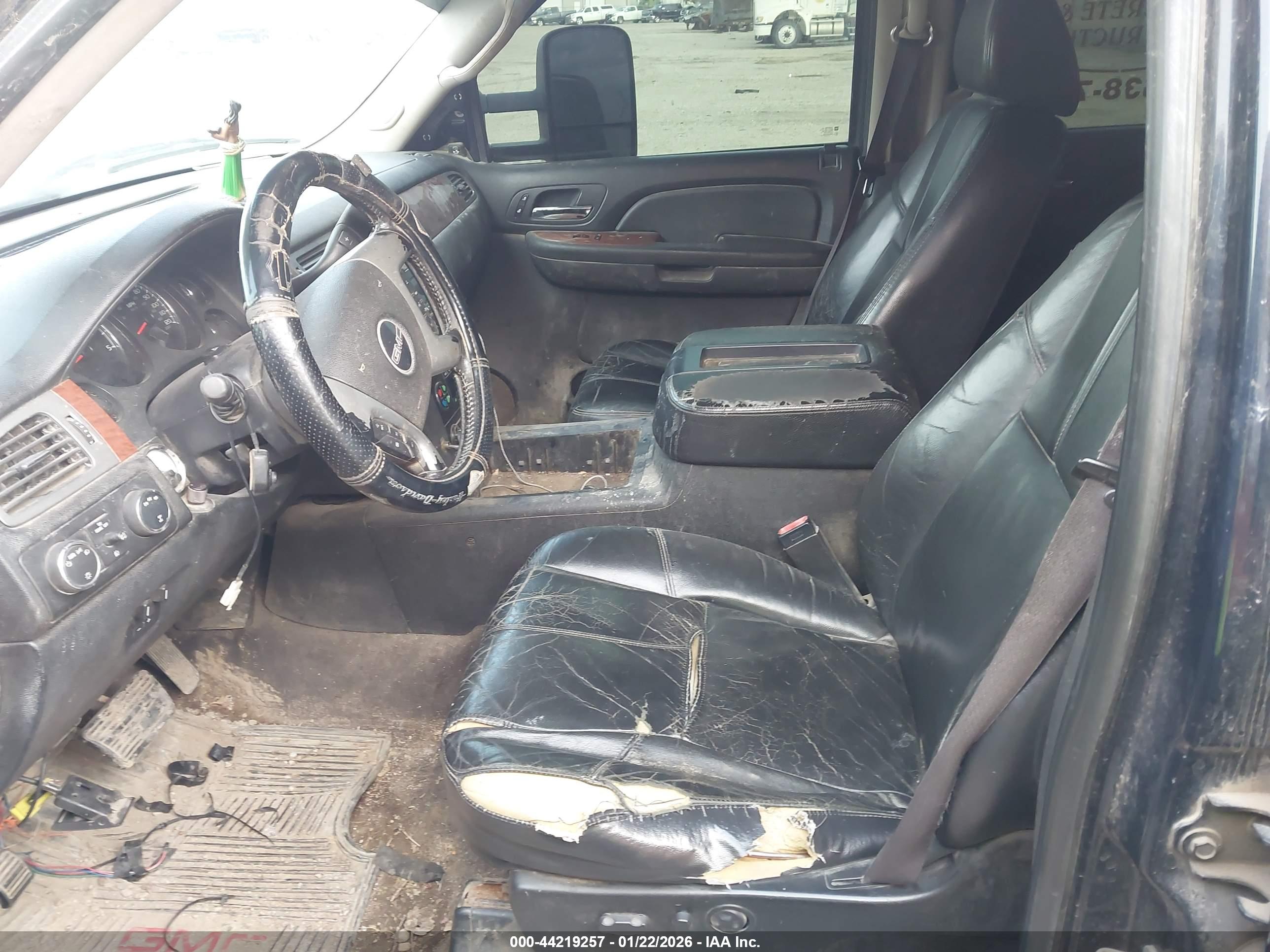 GMC SIERRA image 8