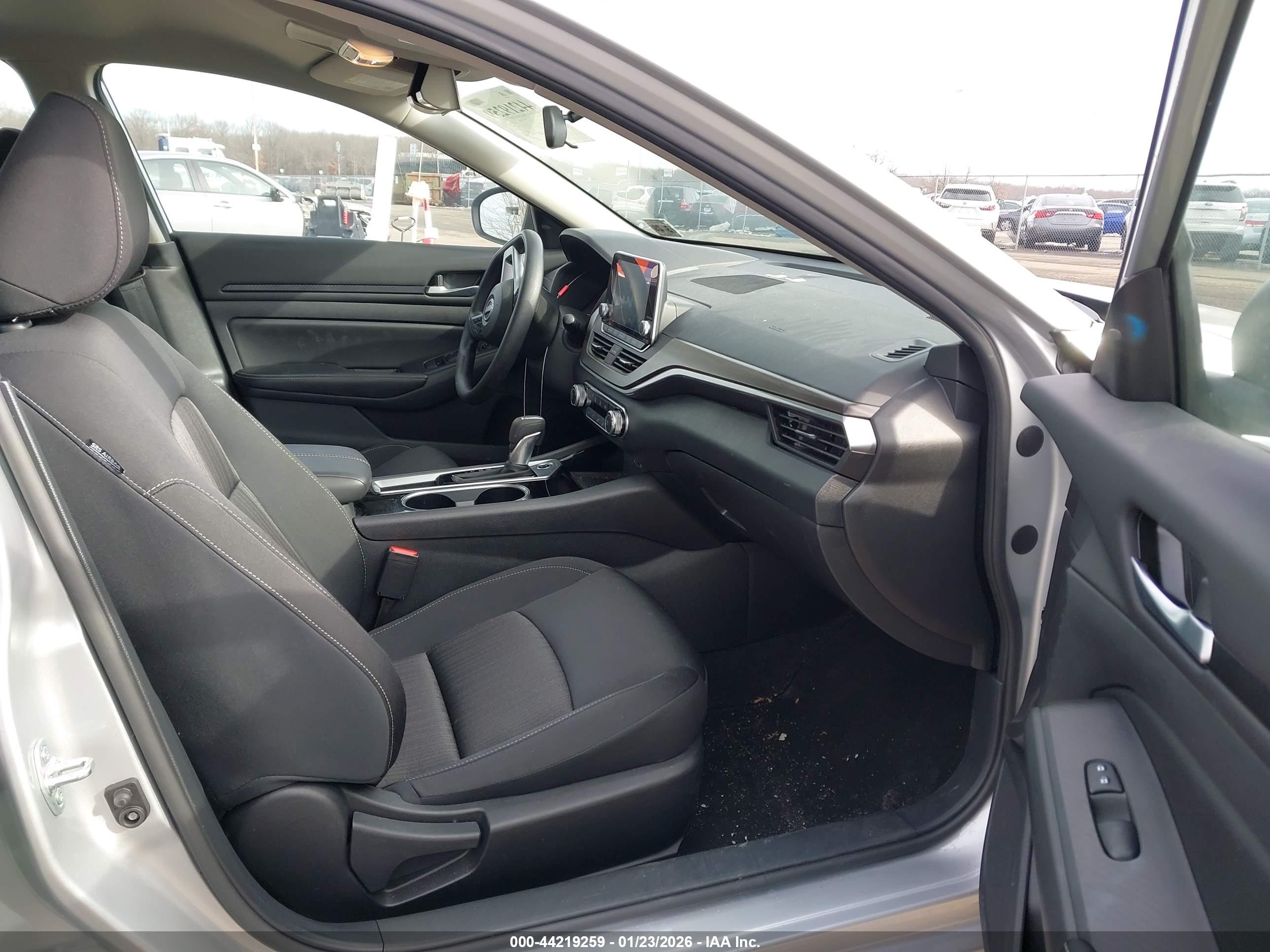 NISSAN ALTIMA image 5