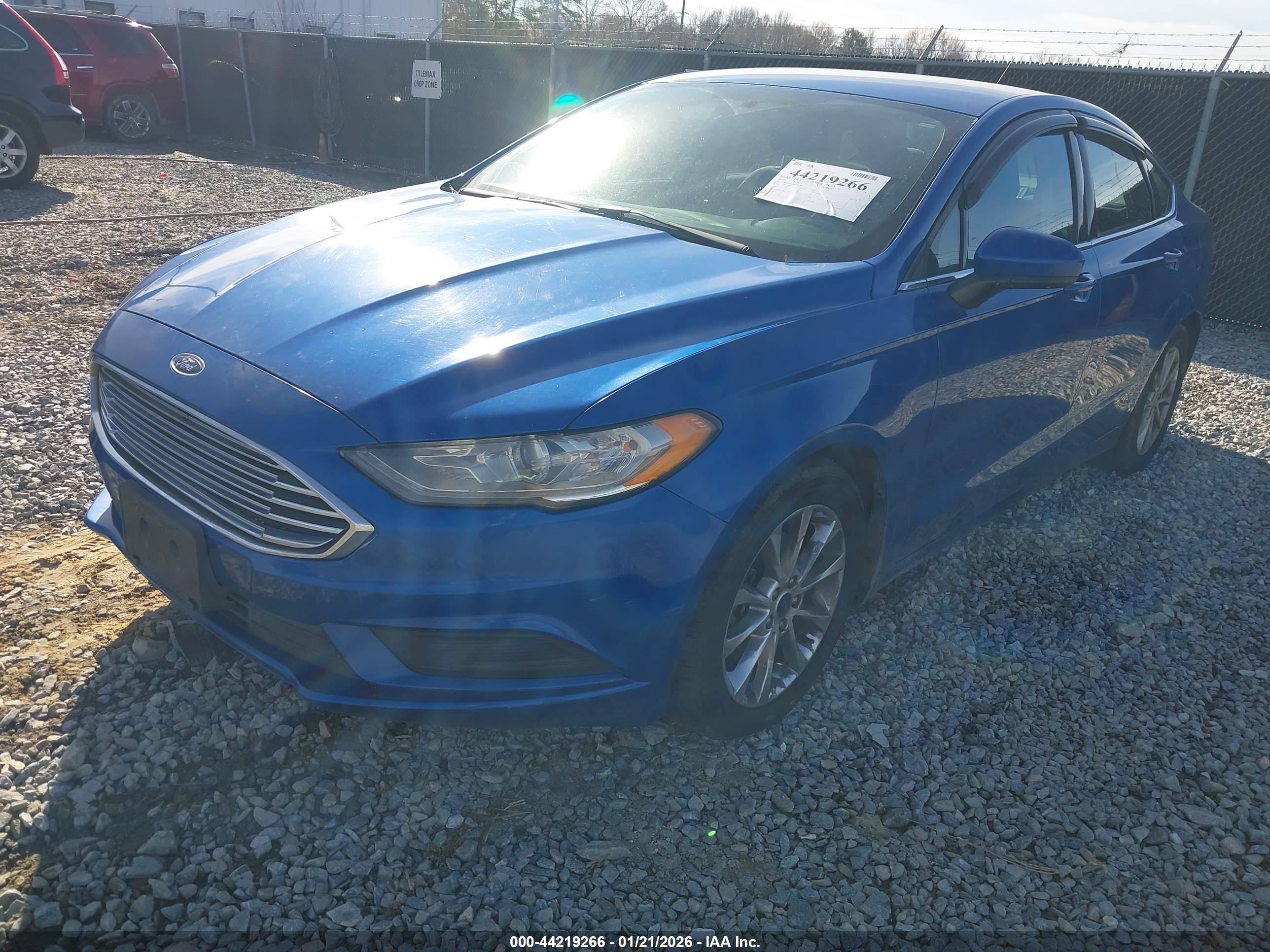 FORD FUSION image 2