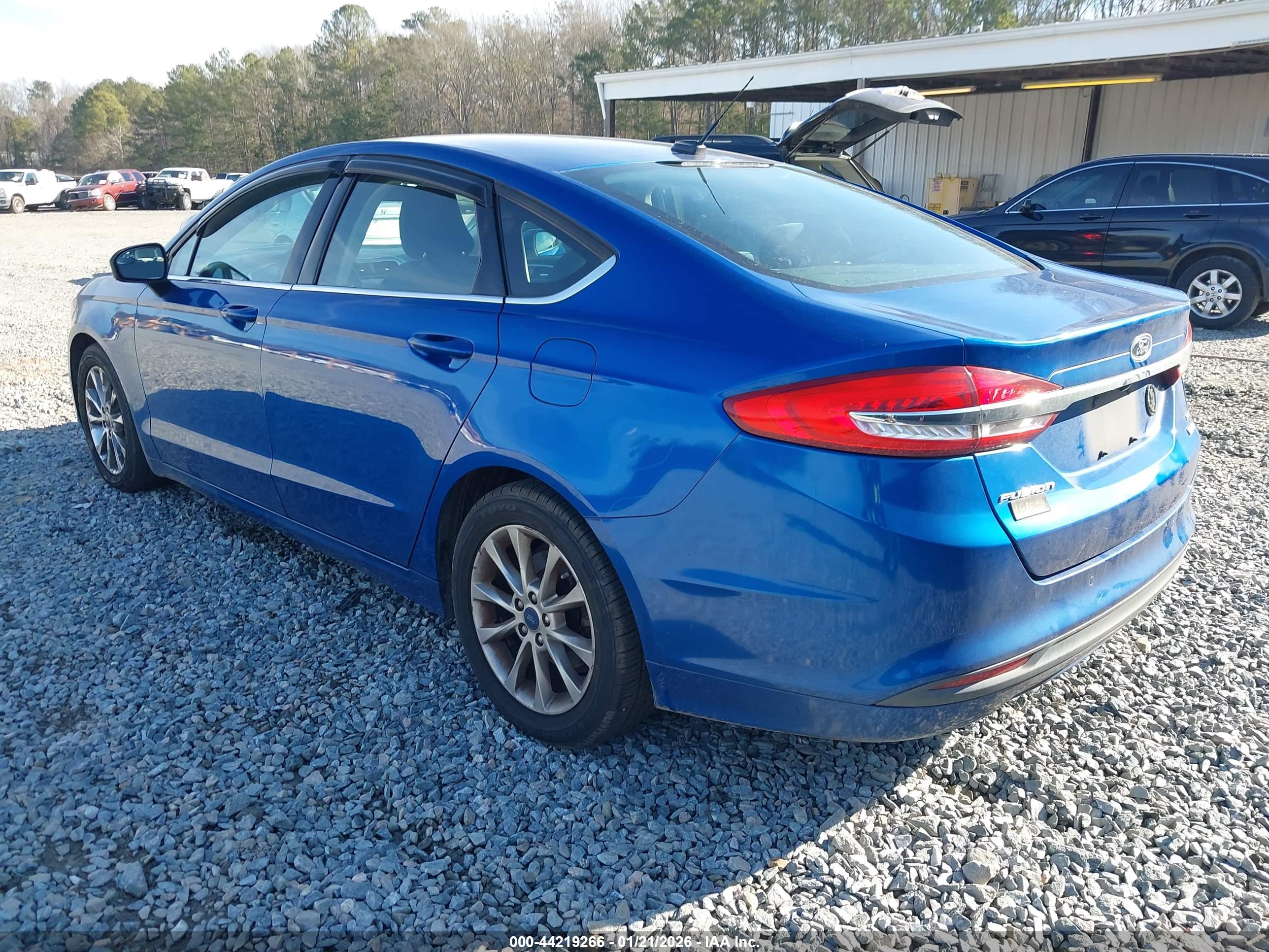 FORD FUSION image 3