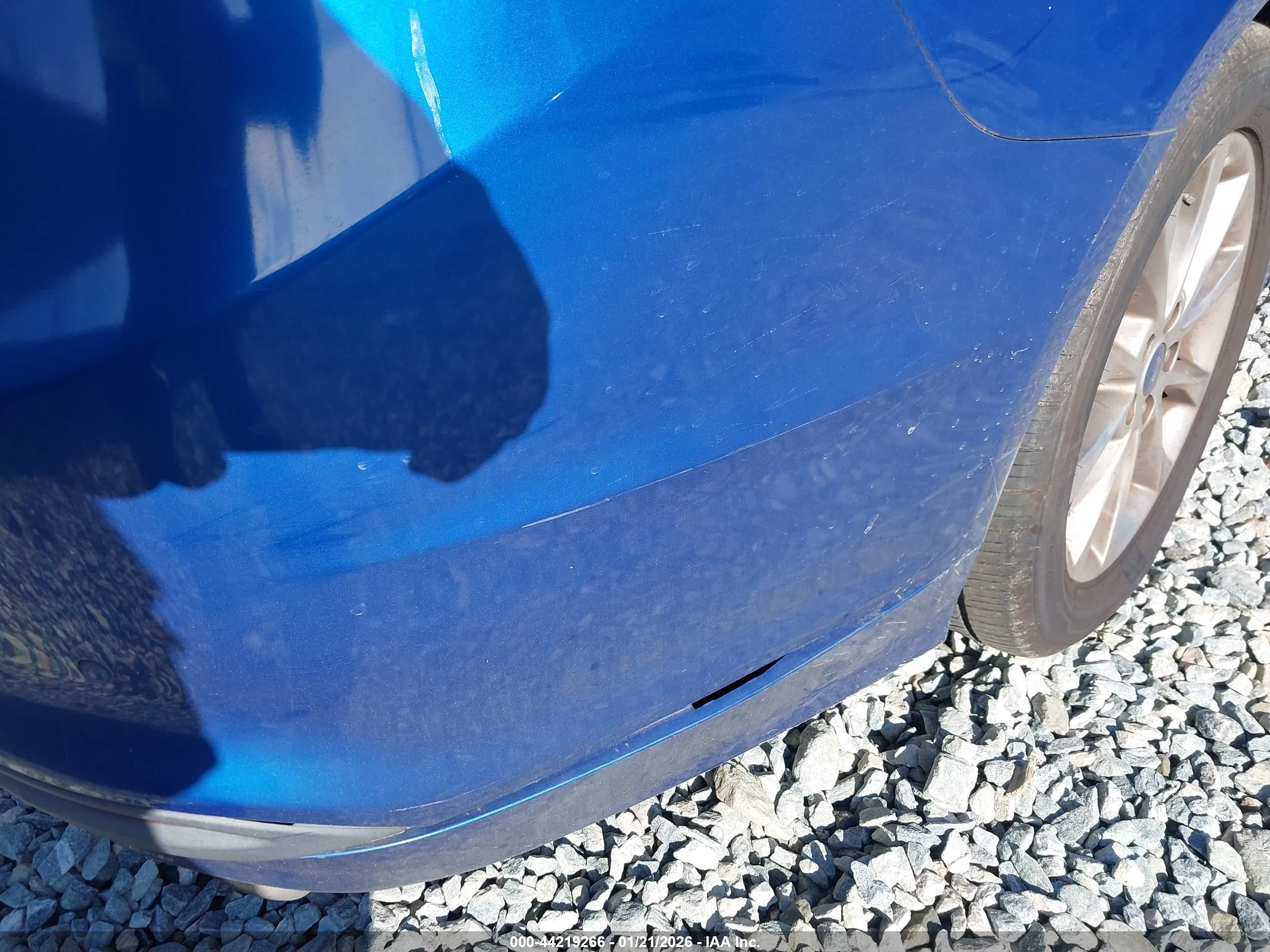 FORD FUSION image 6