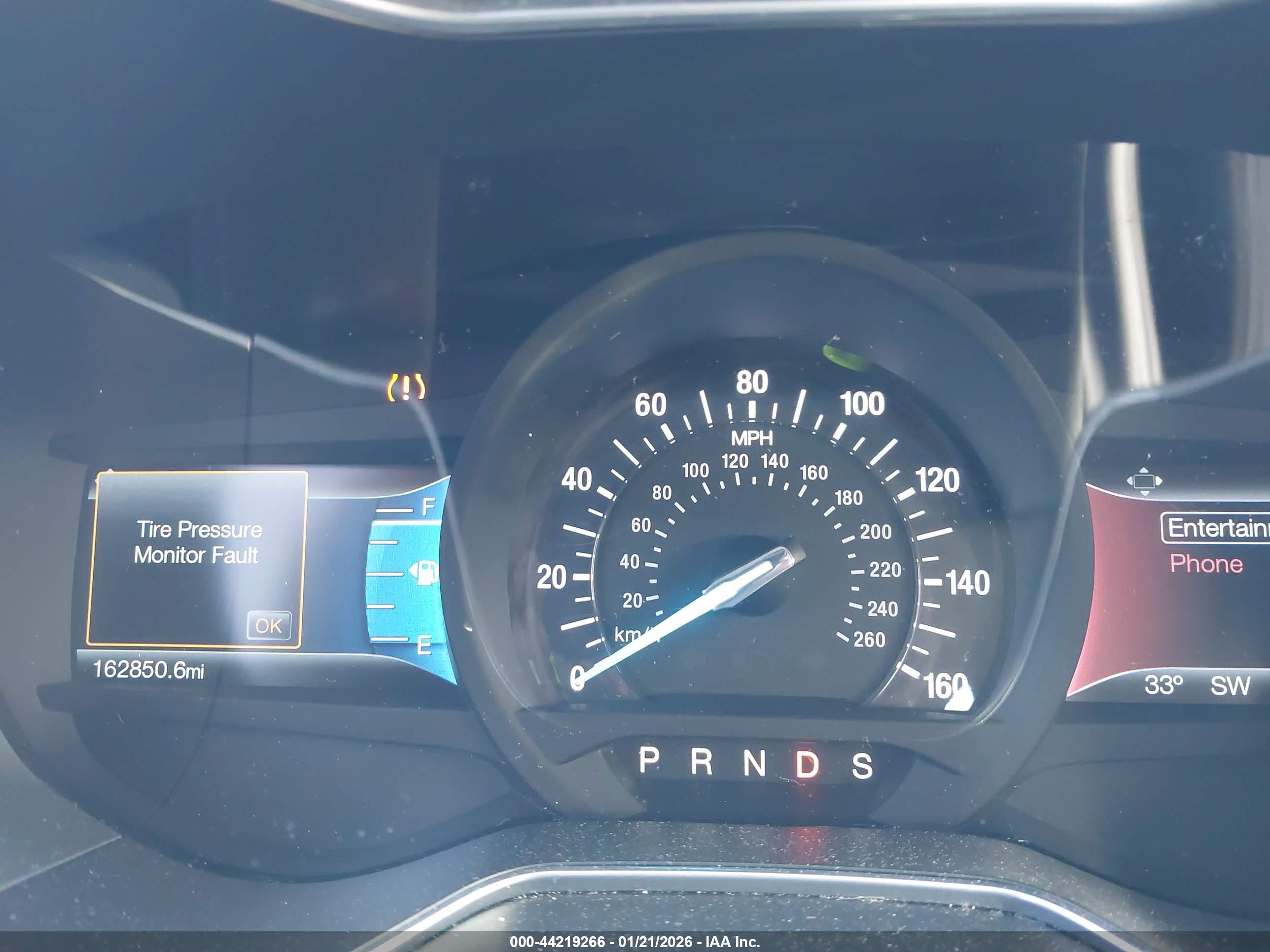 FORD FUSION image 7