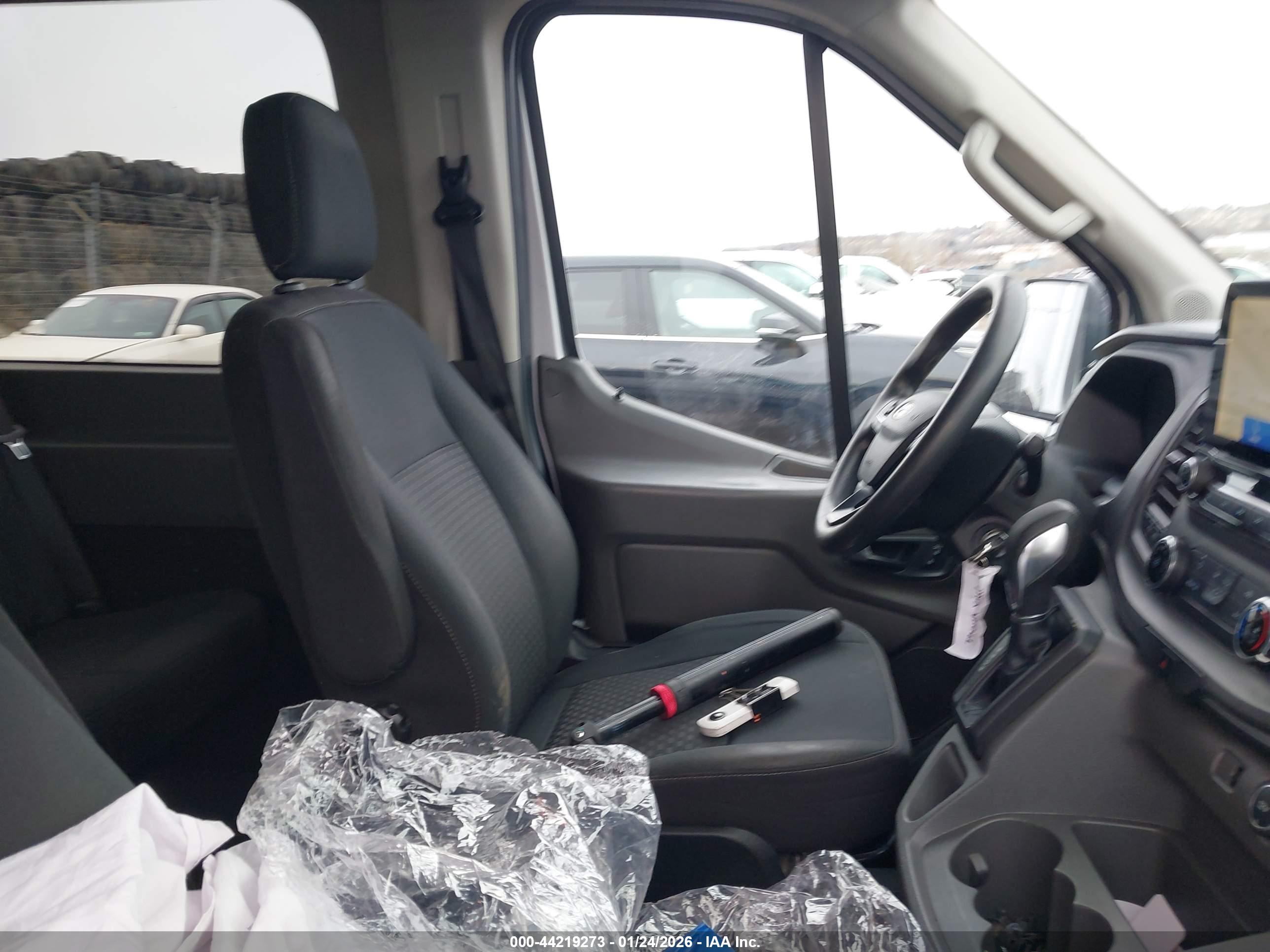 FORD TRANSIT-350 image 5