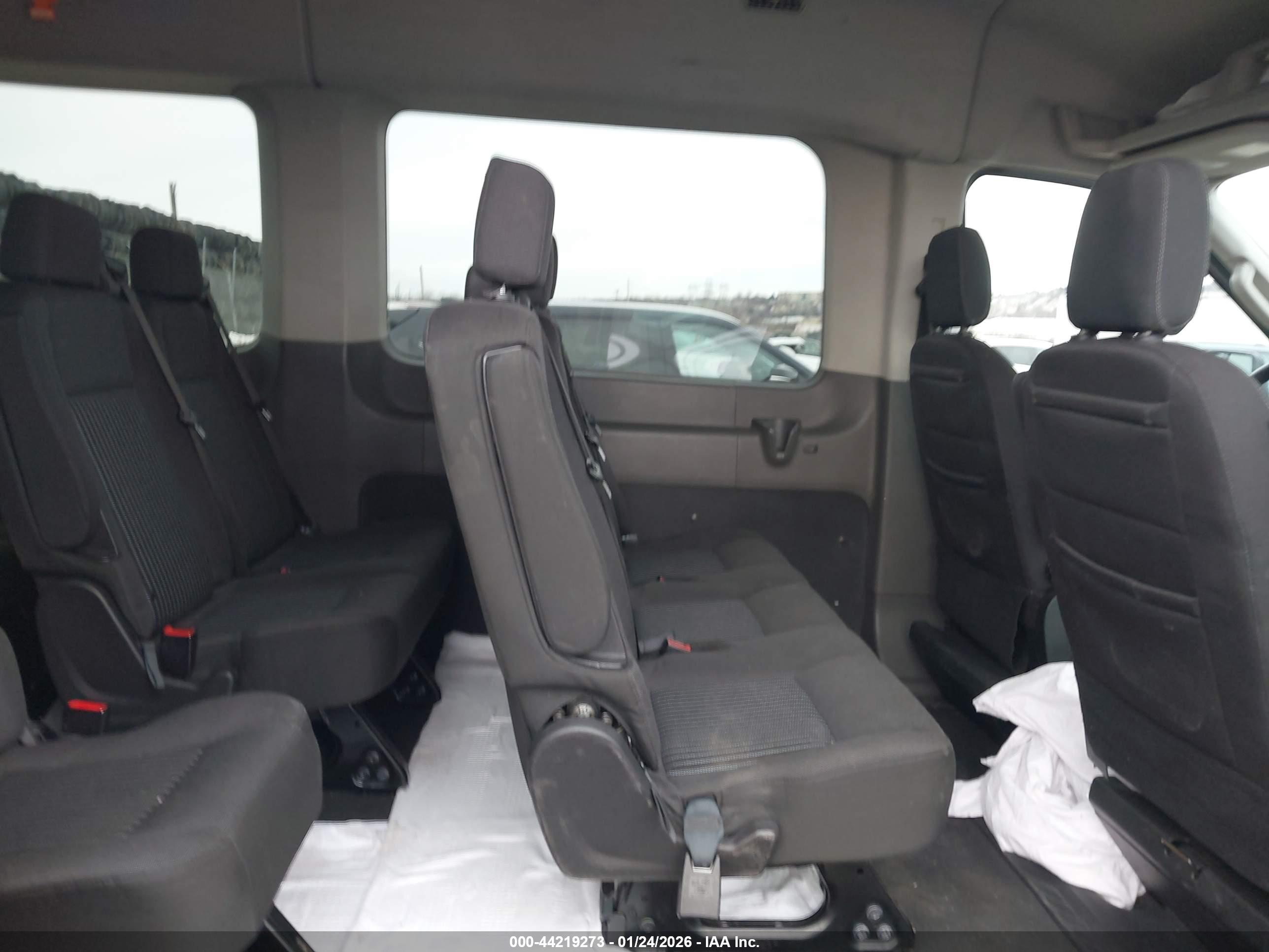 FORD TRANSIT-350 image 8