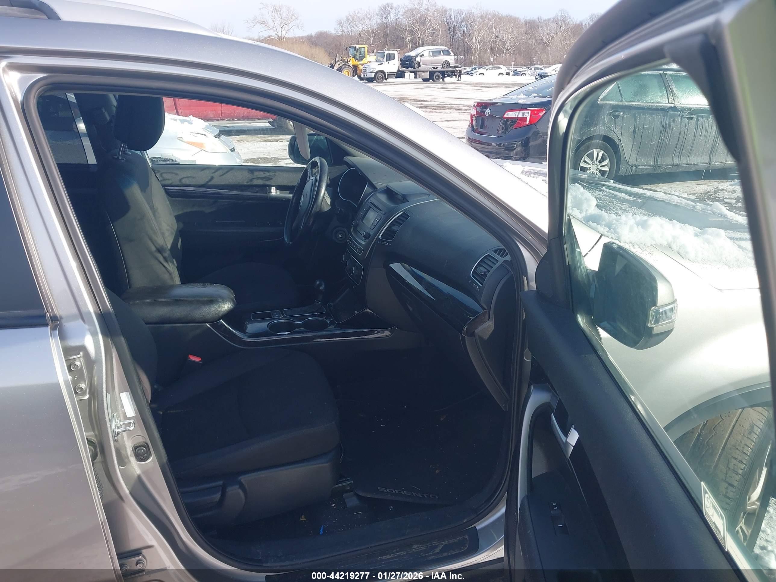 KIA SORENTO image 5