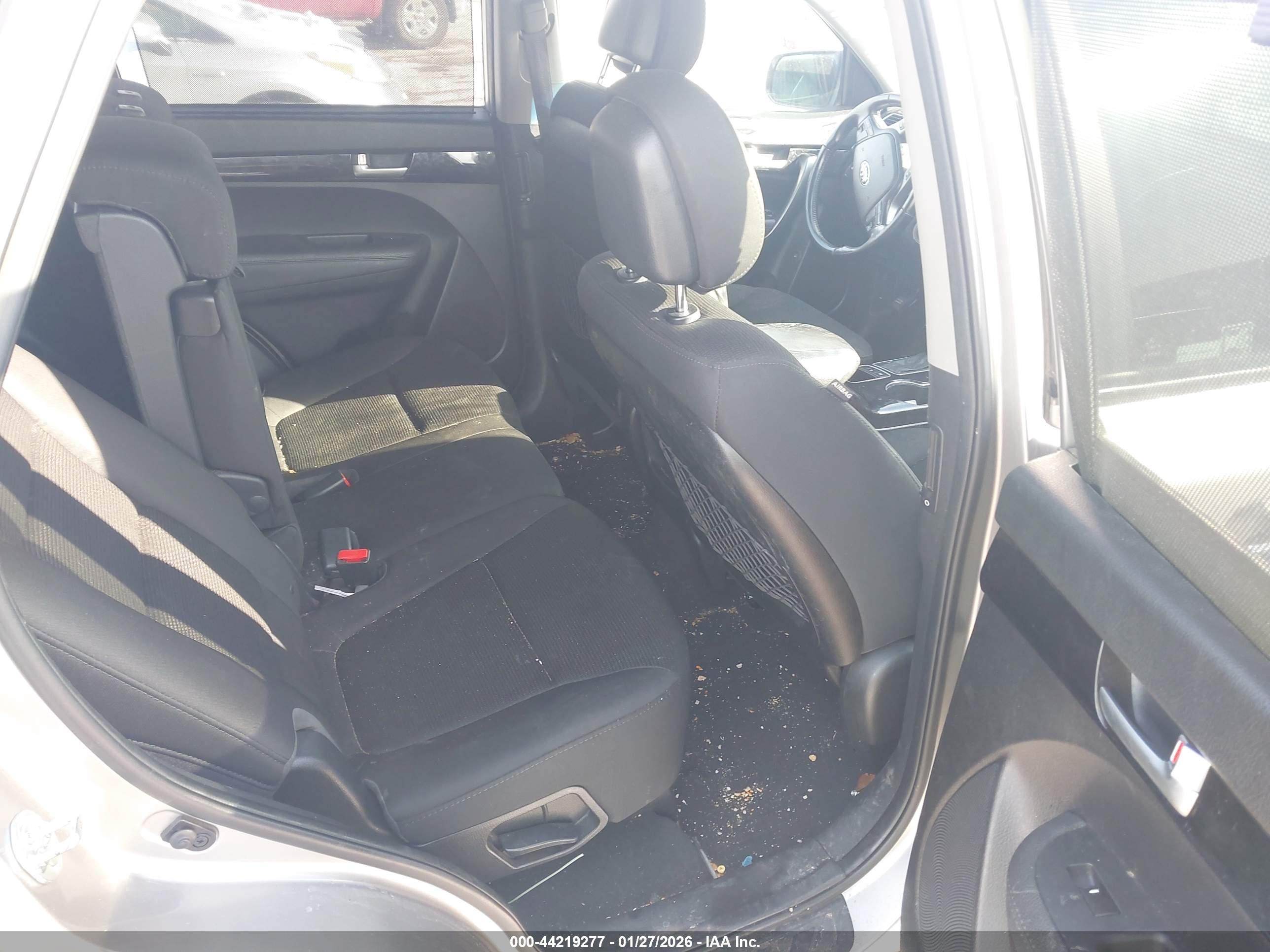 KIA SORENTO image 8