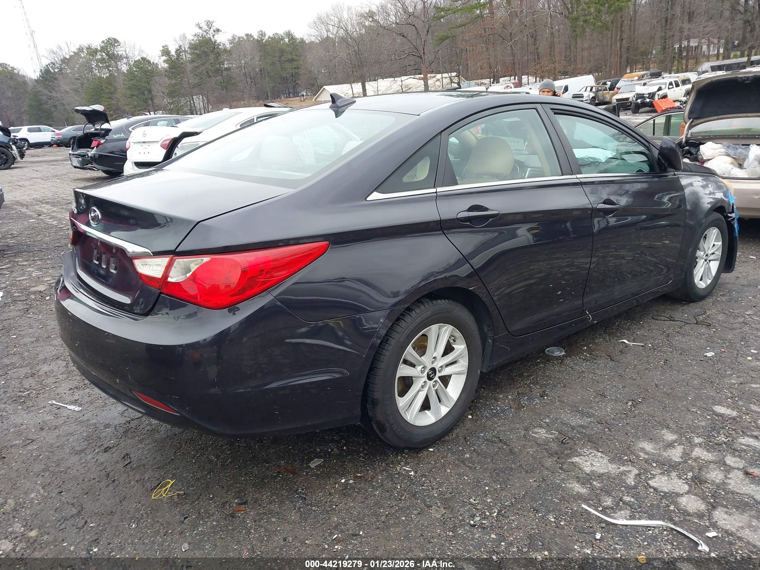 HYUNDAI SONATA image 4