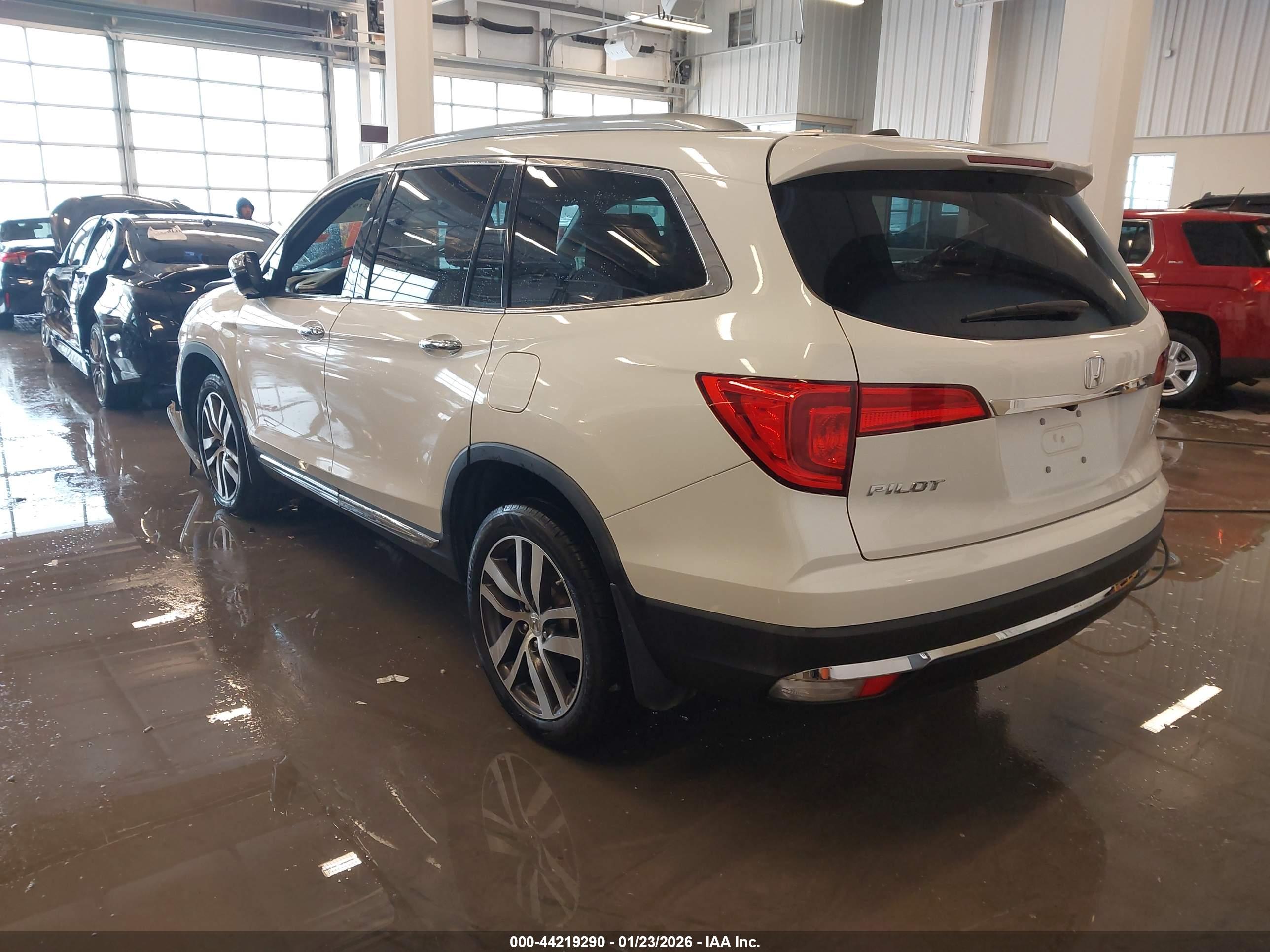 HONDA PILOT image 3