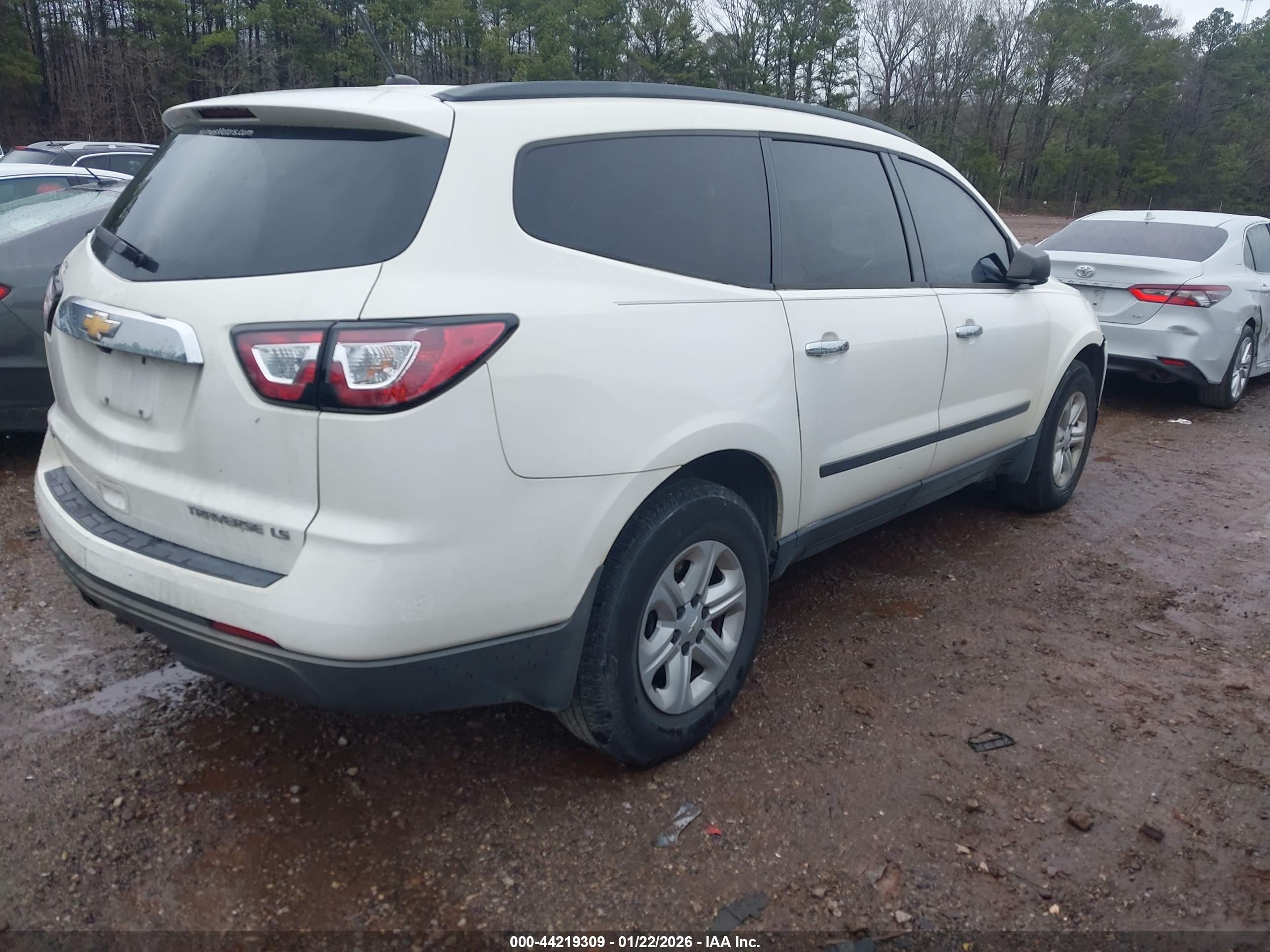 CHEVROLET TRAVERSE image 4