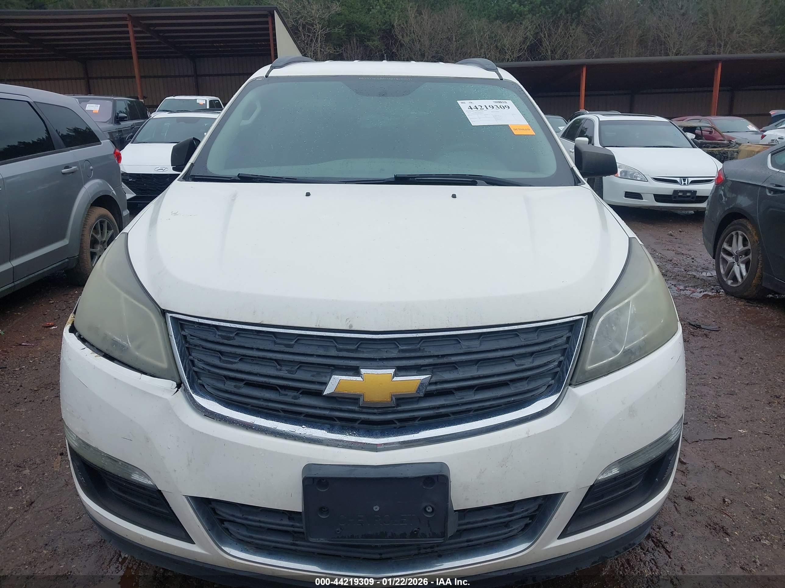 CHEVROLET TRAVERSE image 6
