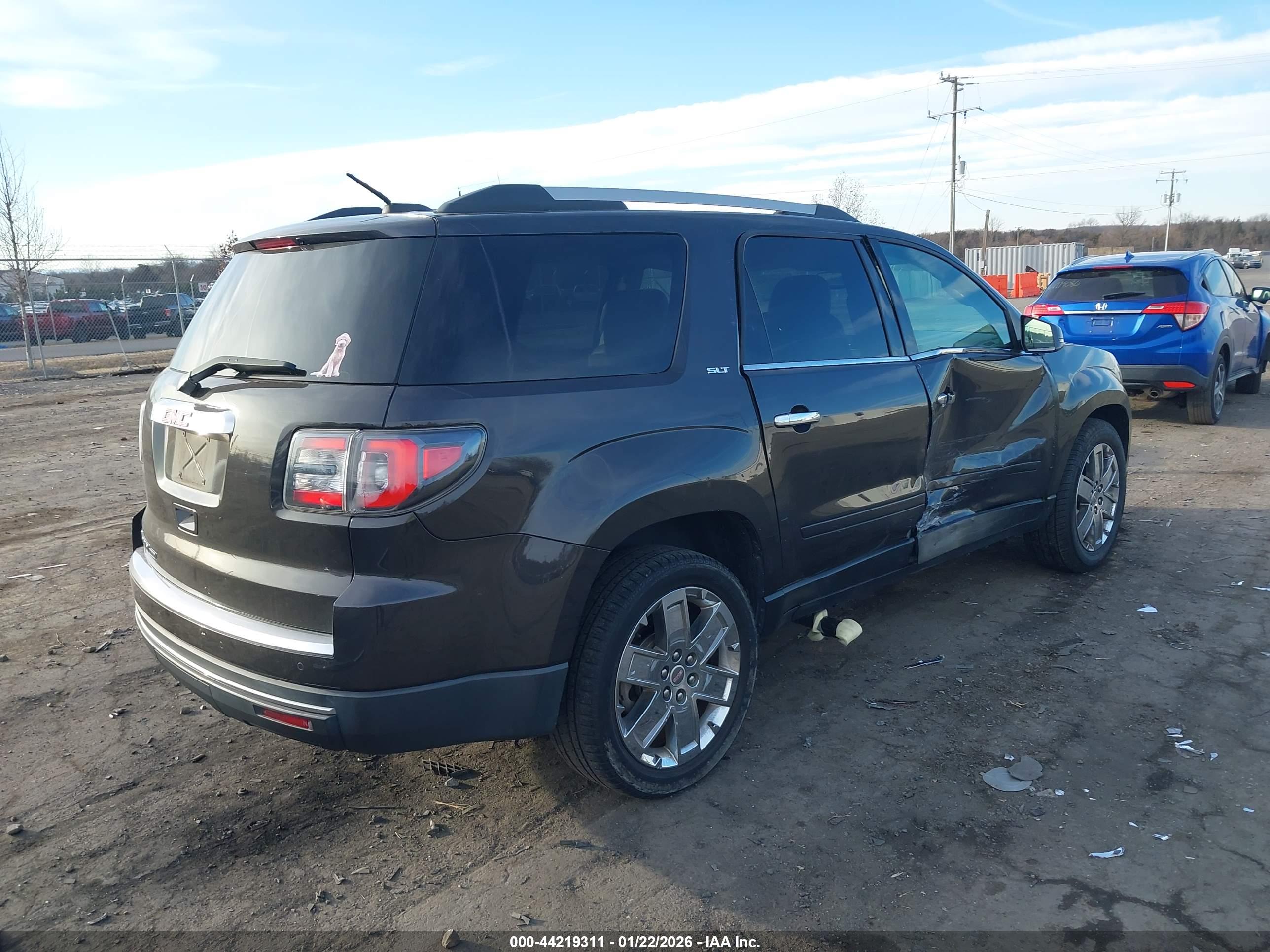 GMC ACADIA image 4