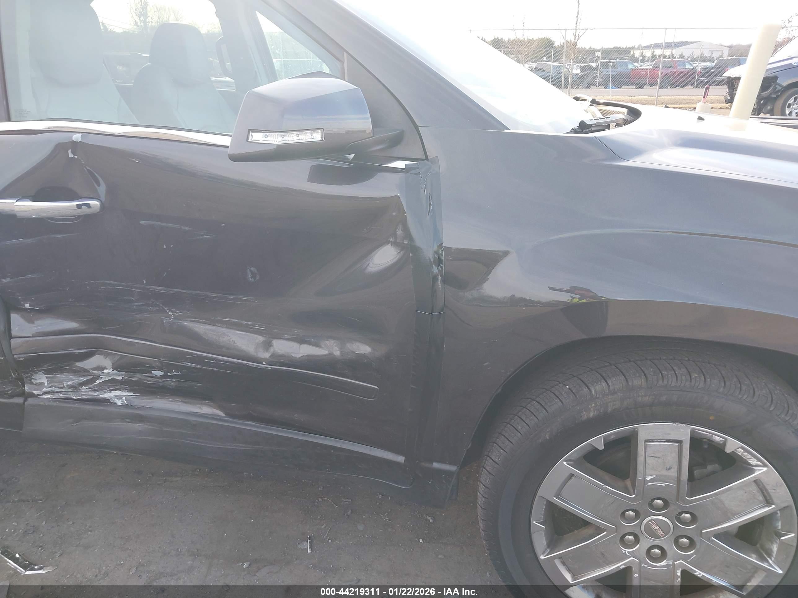 GMC ACADIA image 6