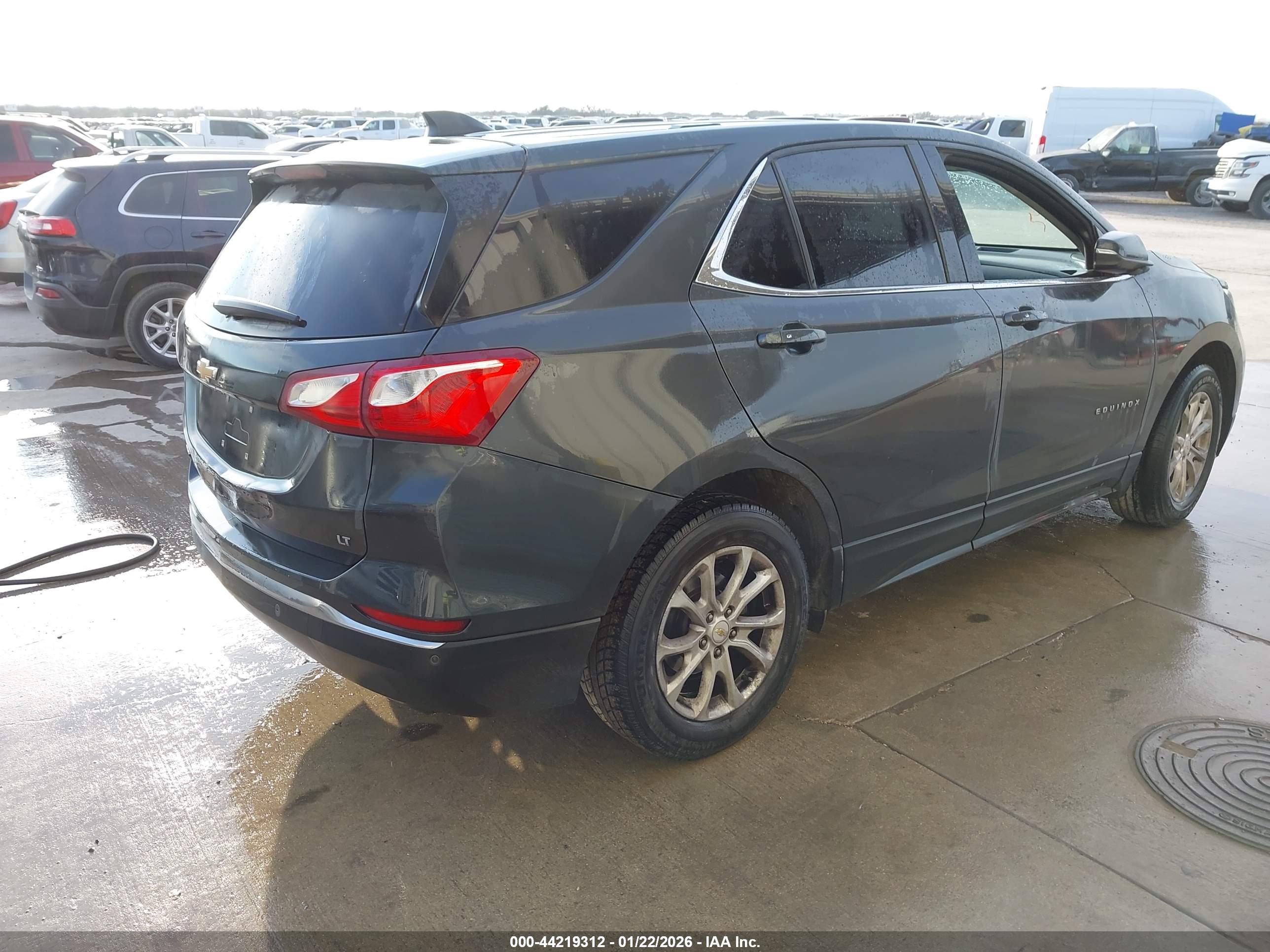 CHEVROLET EQUINOX image 4