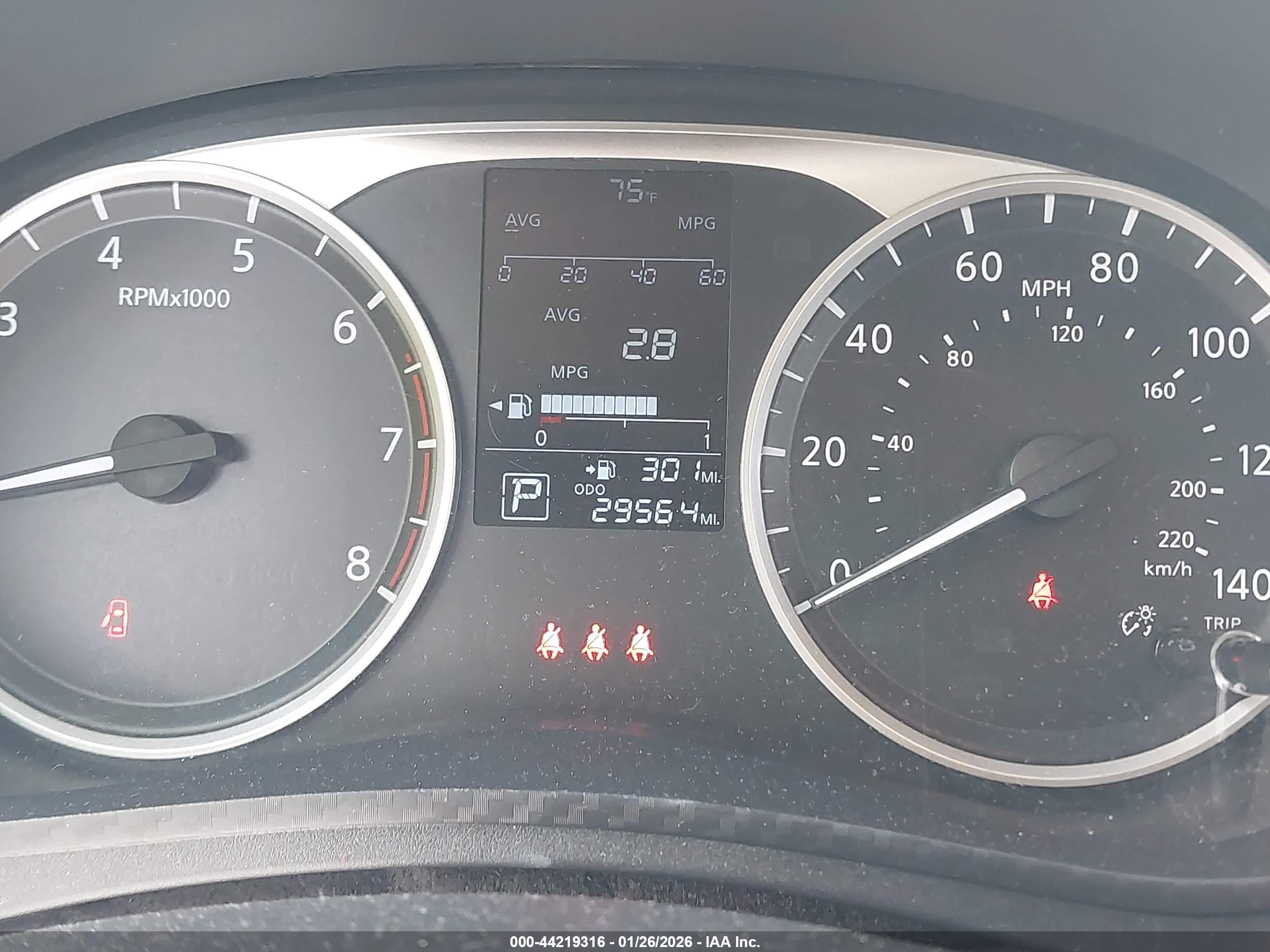 NISSAN VERSA image 7