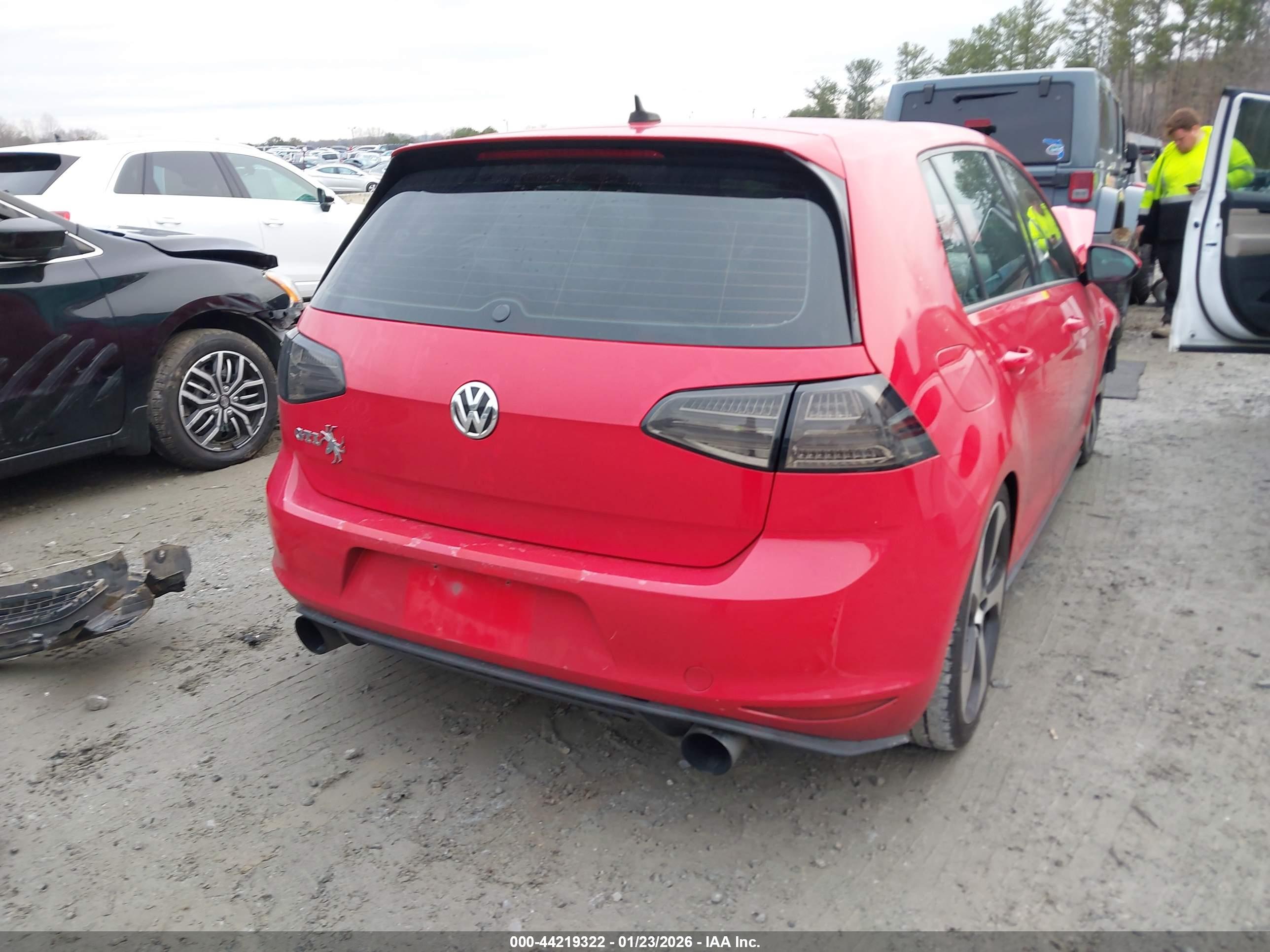 VOLKSWAGEN GOLF image 4