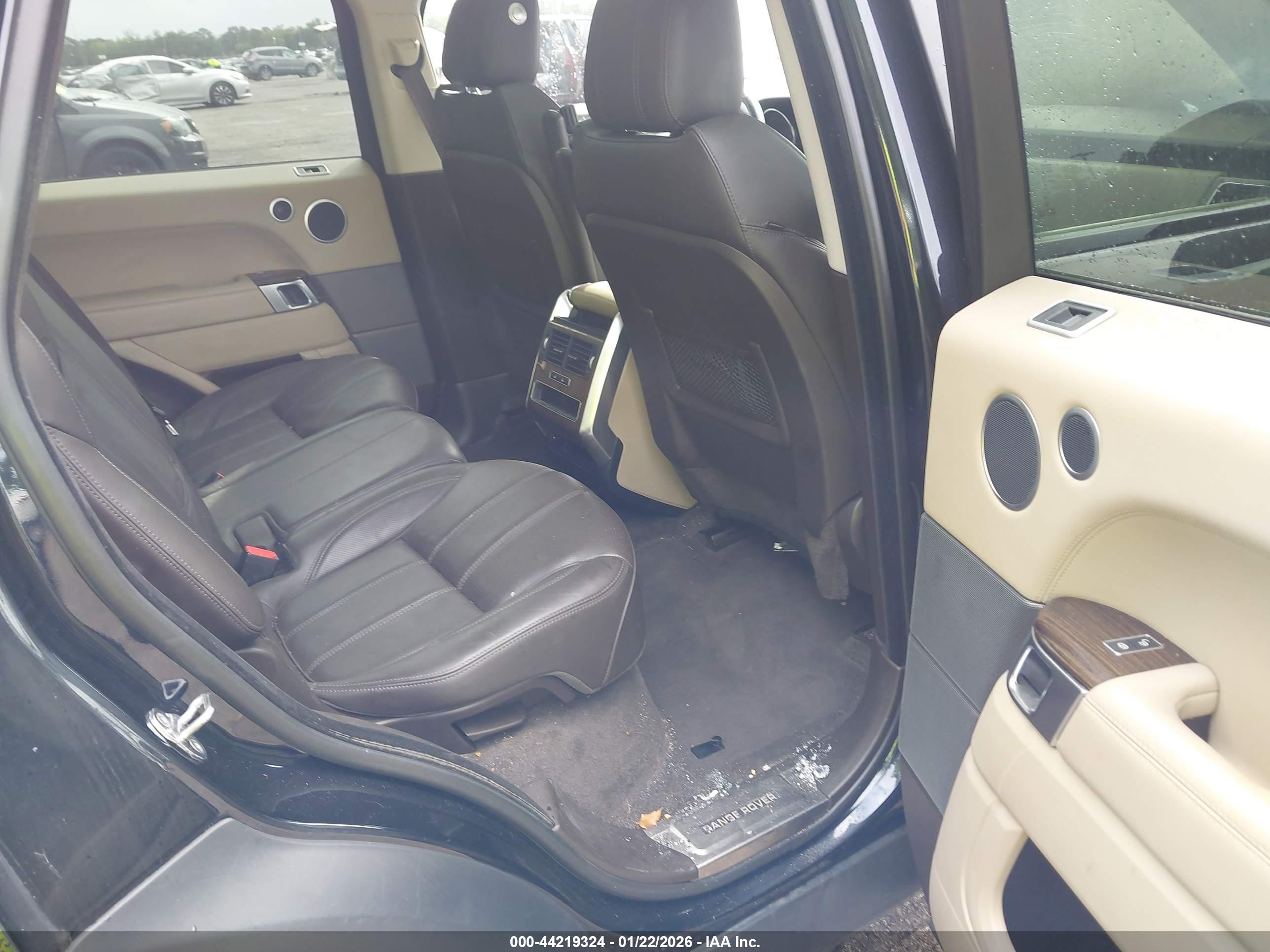LAND ROVER image 8