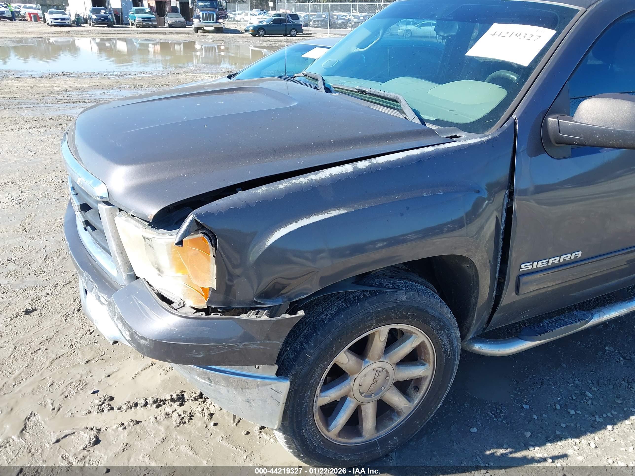 GMC SIERRA image 6