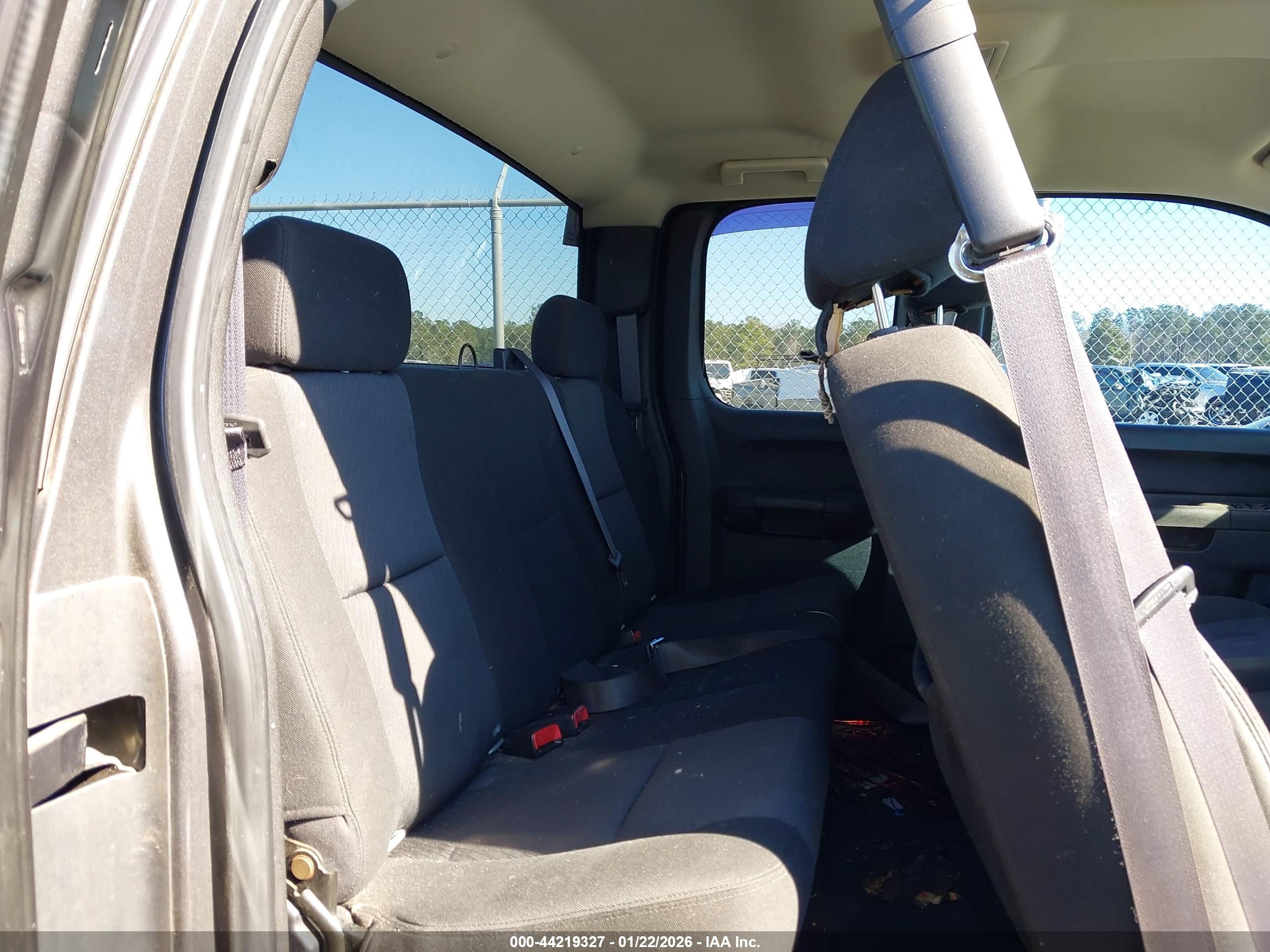 GMC SIERRA image 8