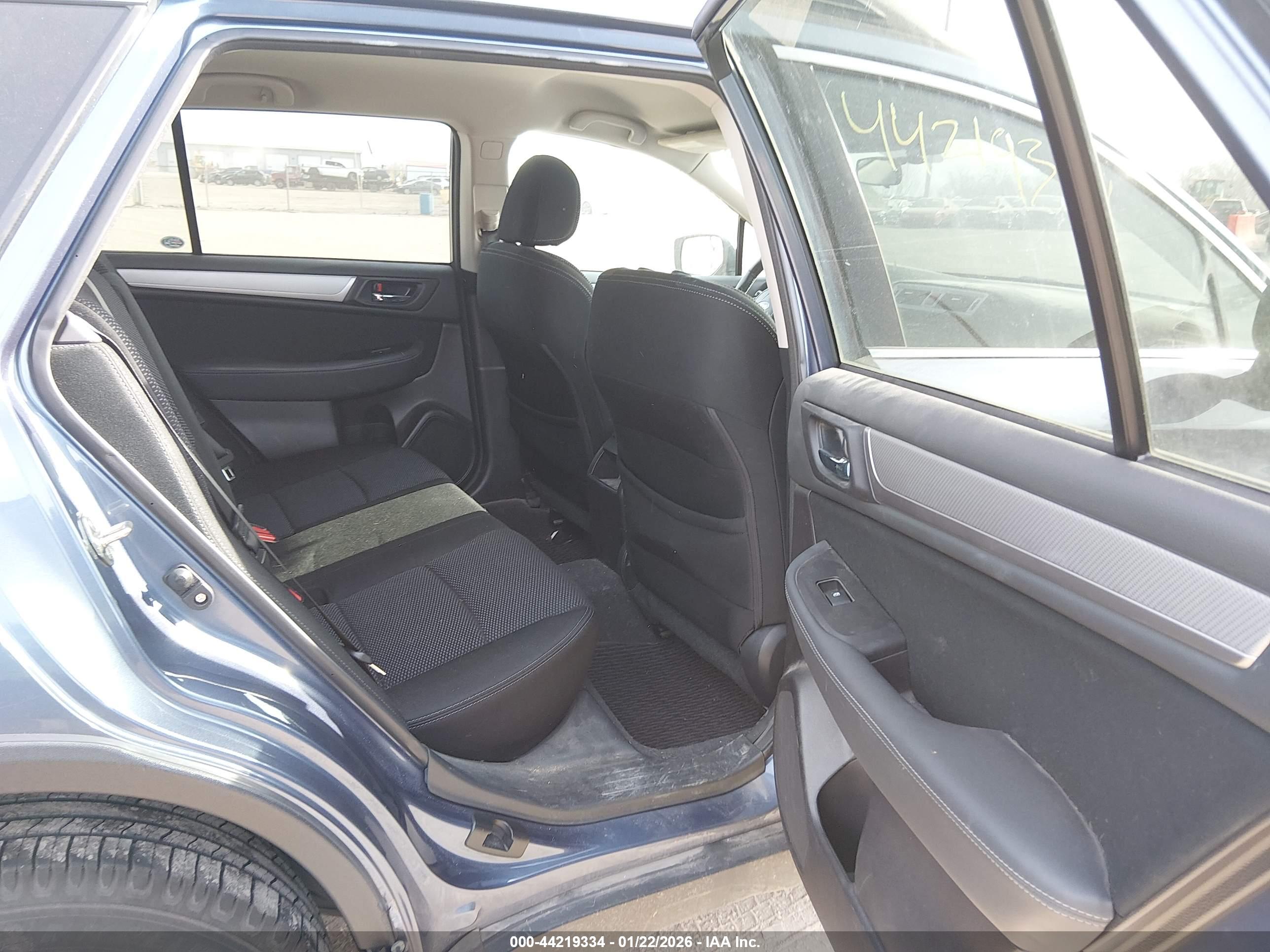 SUBARU OUTBACK image 8