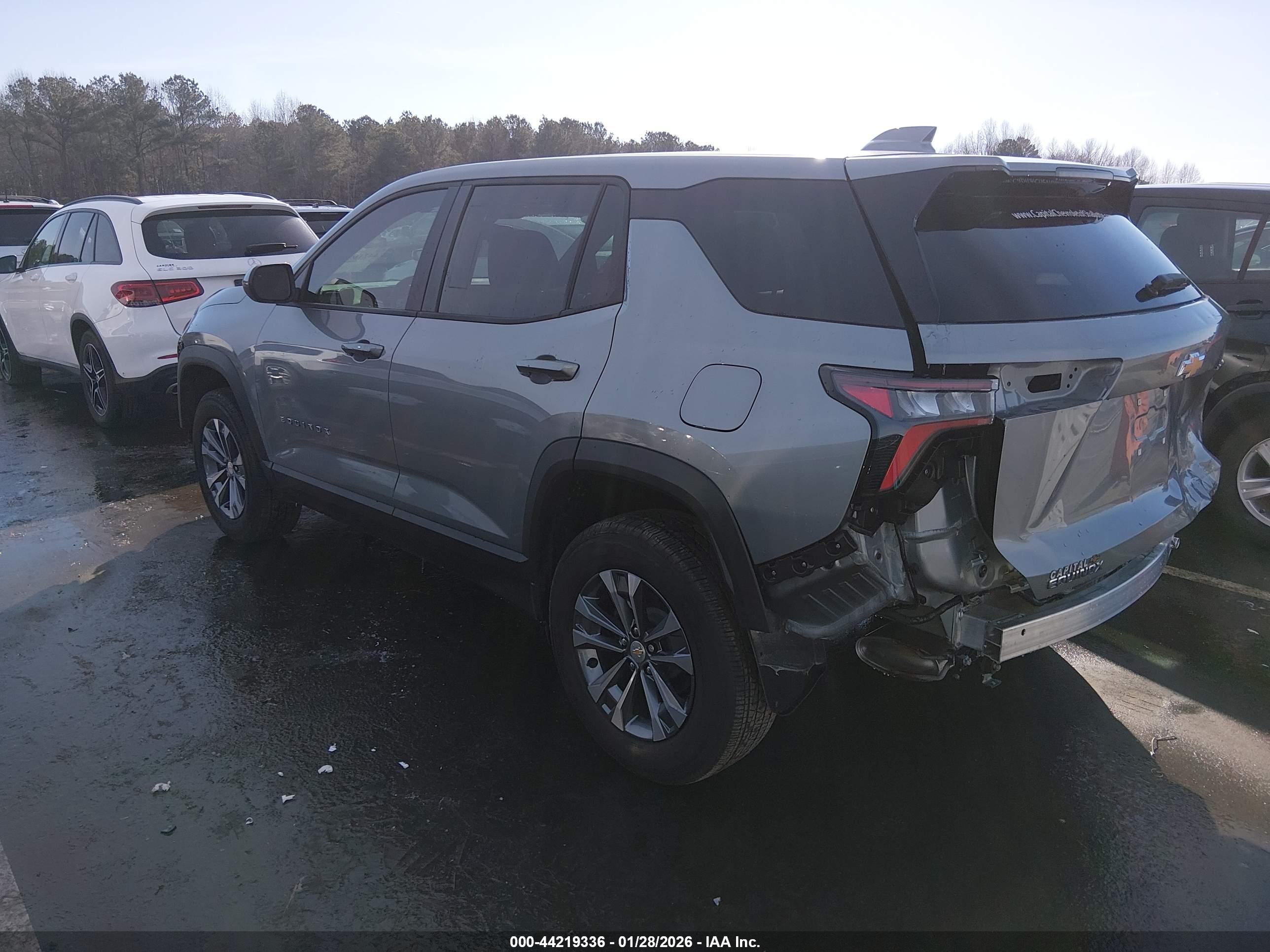 CHEVROLET EQUINOX image 3