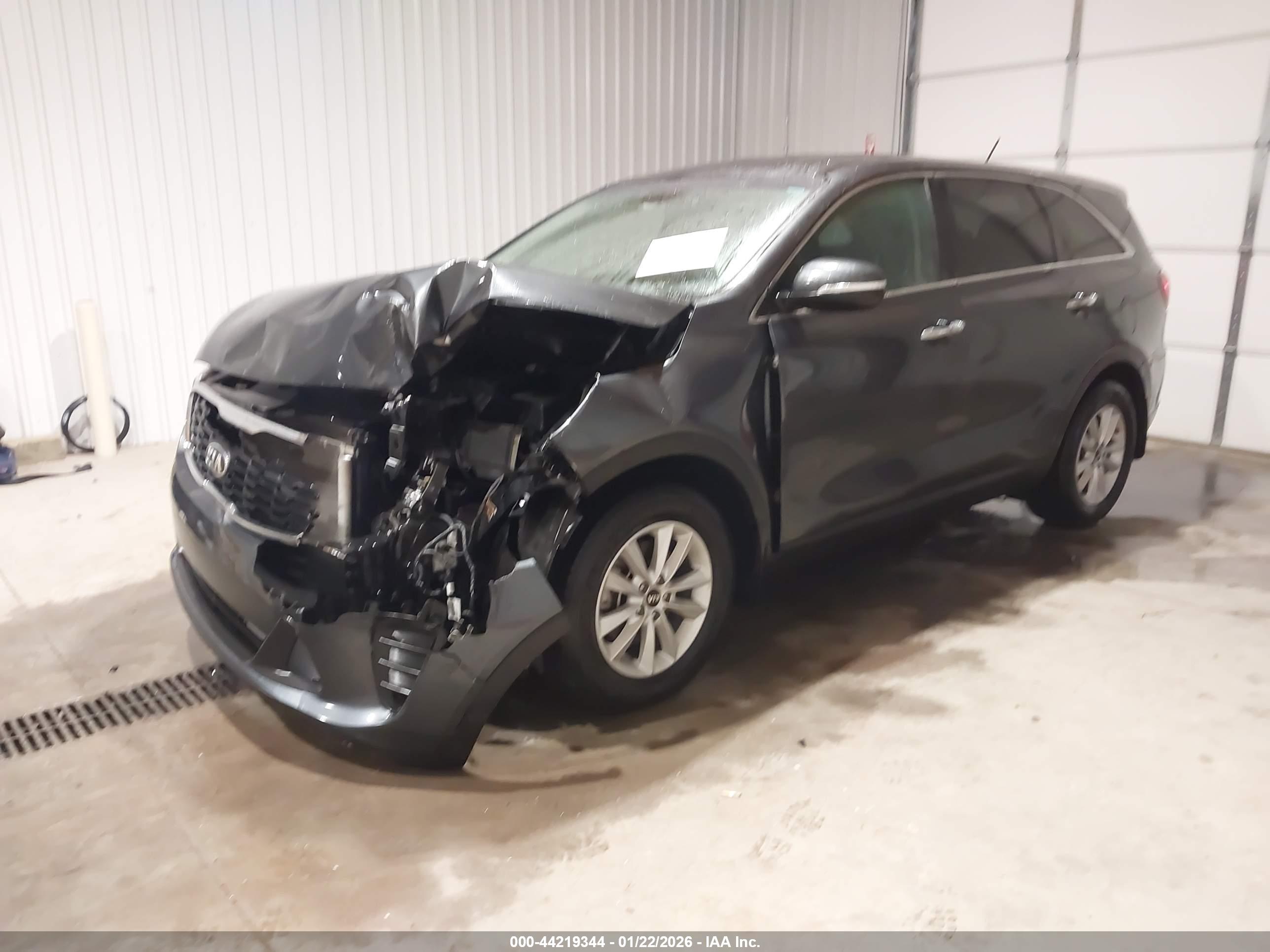 KIA SORENTO image 2