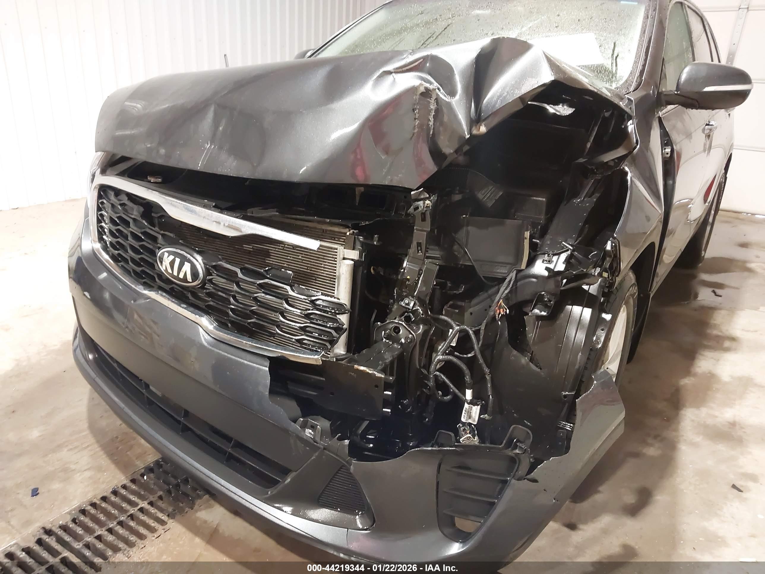 KIA SORENTO image 6