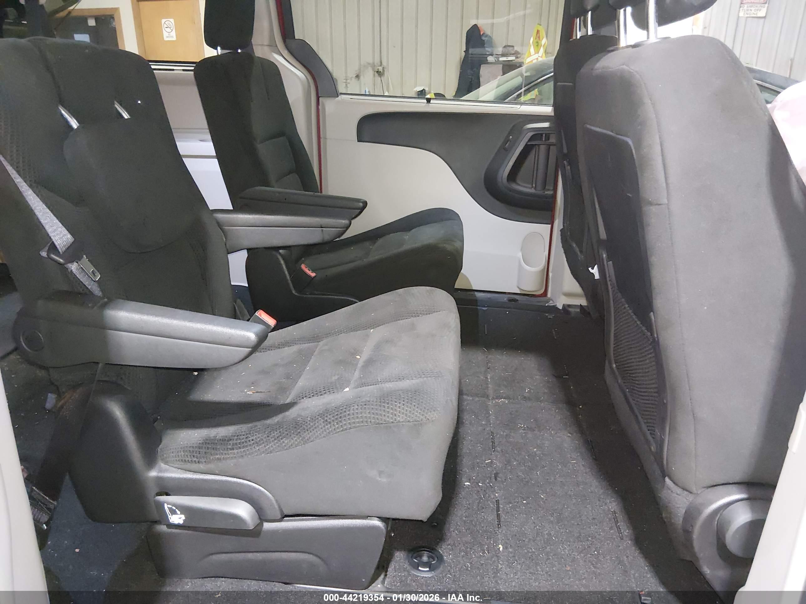 CHRYSLER TOWN image 8