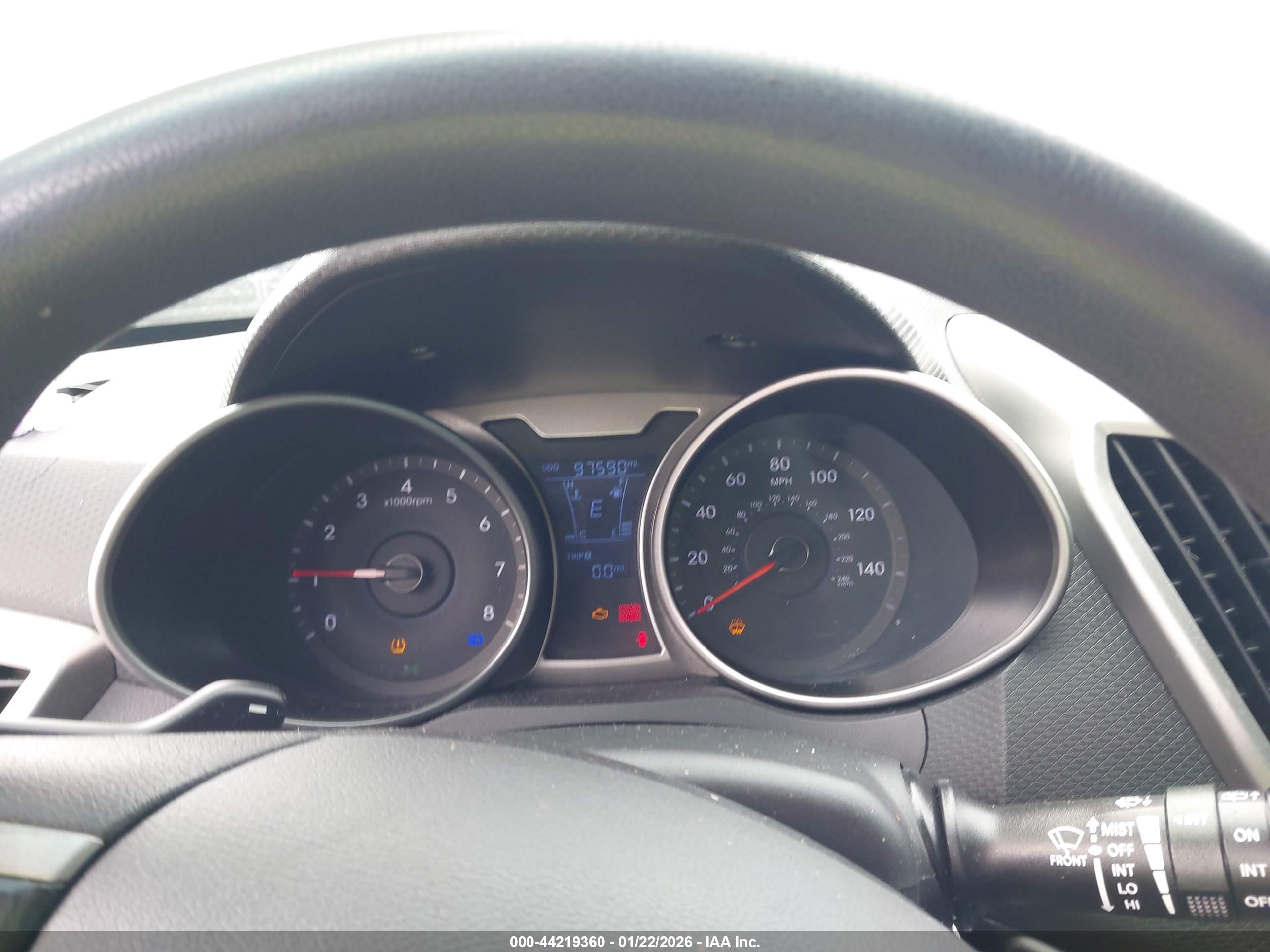HYUNDAI VELOSTER image 7