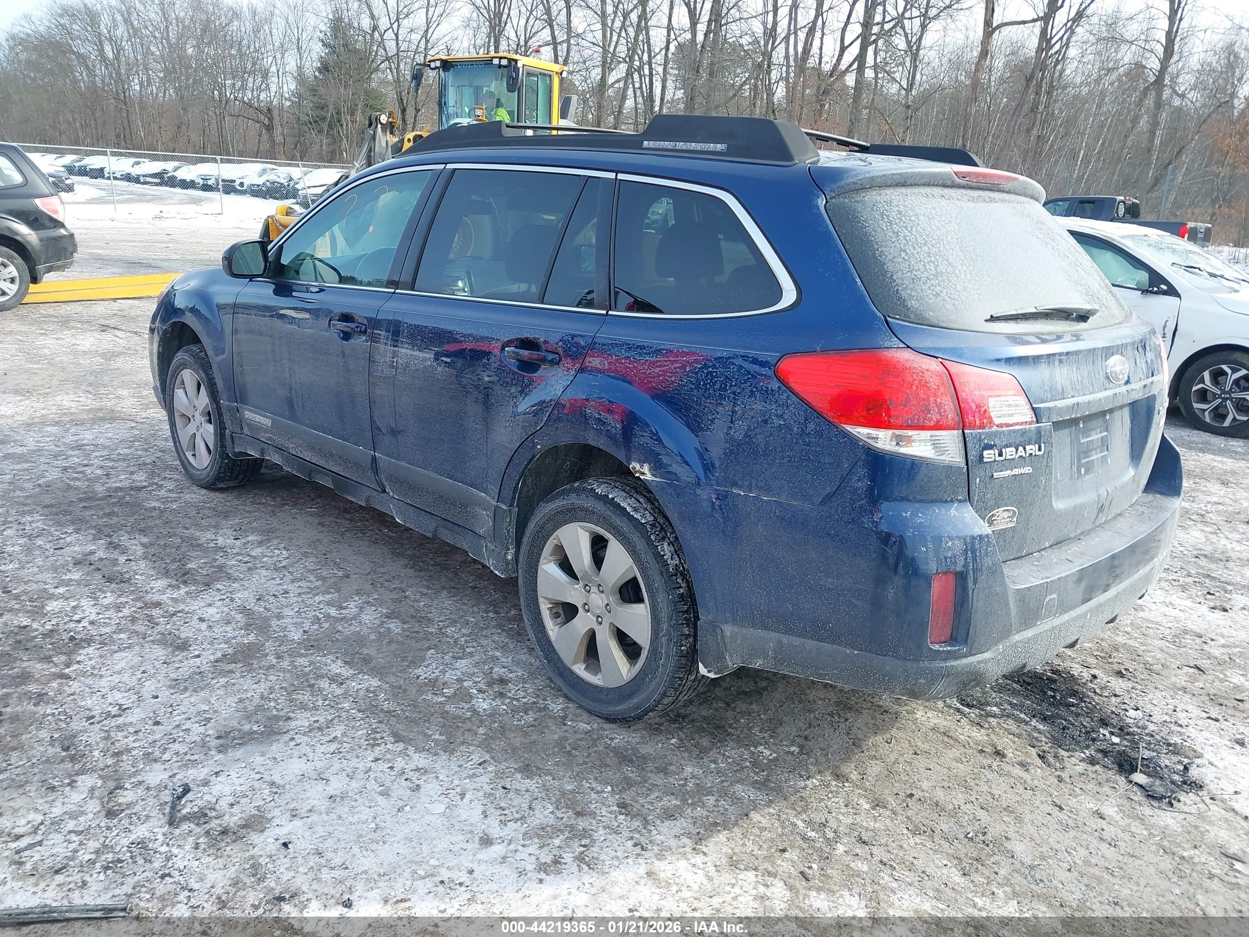 SUBARU OUTBACK image 3