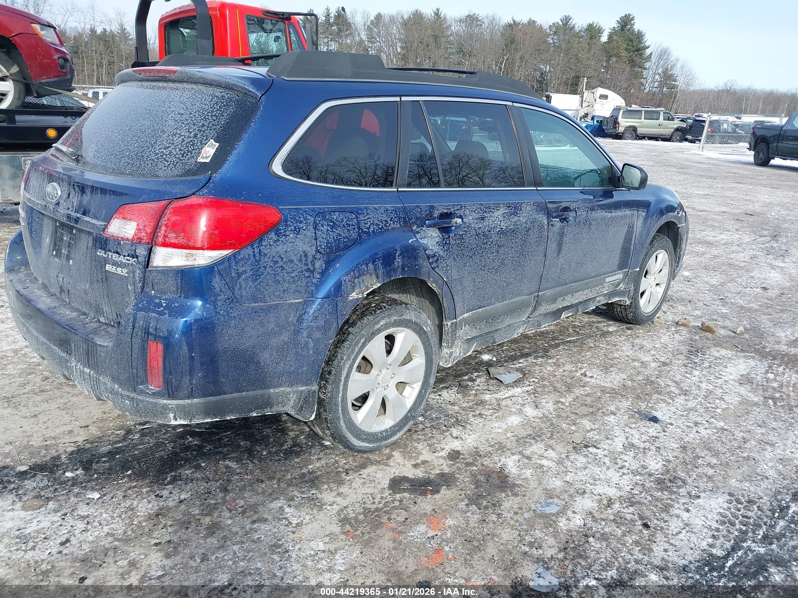 SUBARU OUTBACK image 4