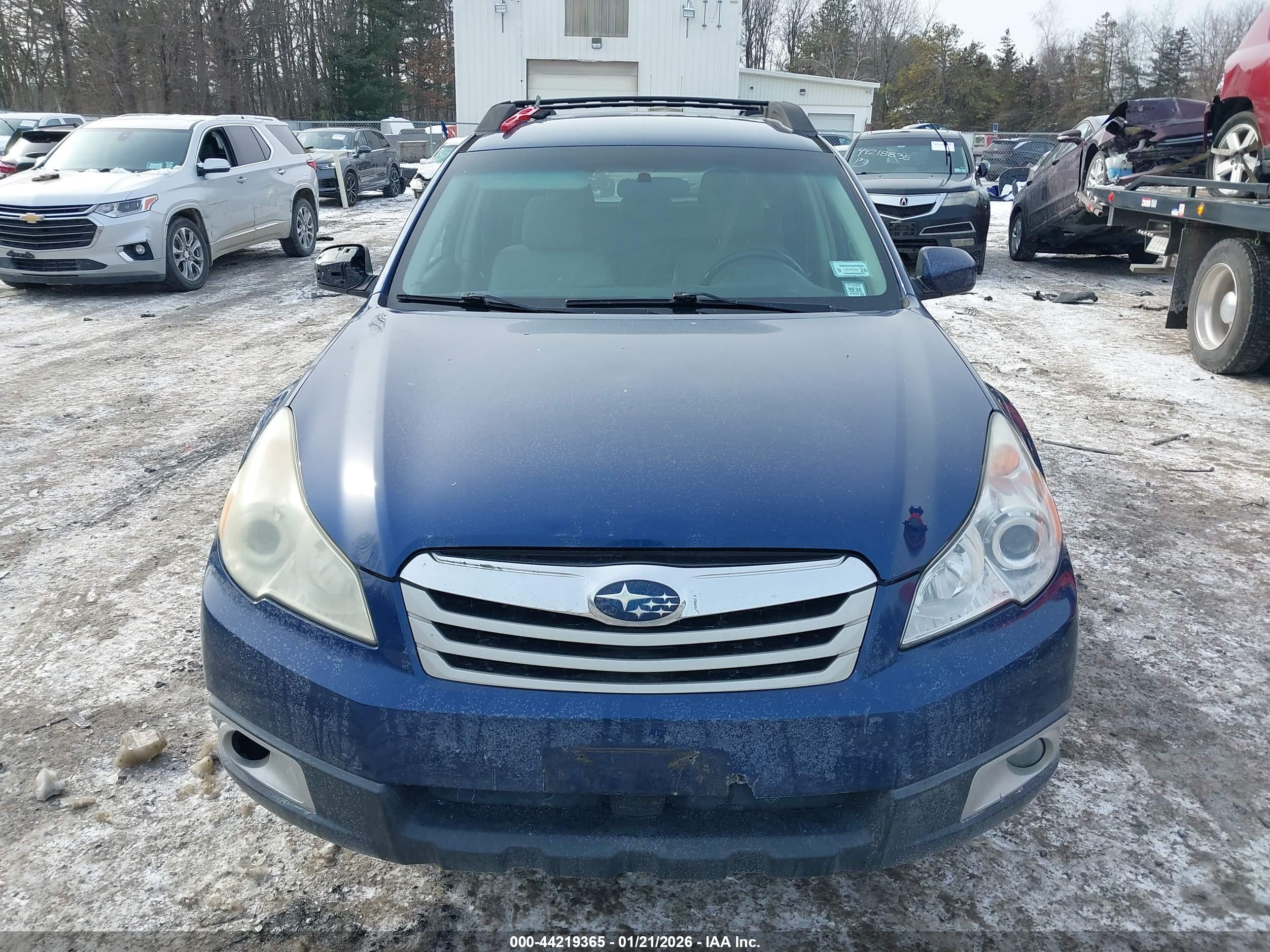 SUBARU OUTBACK image 6