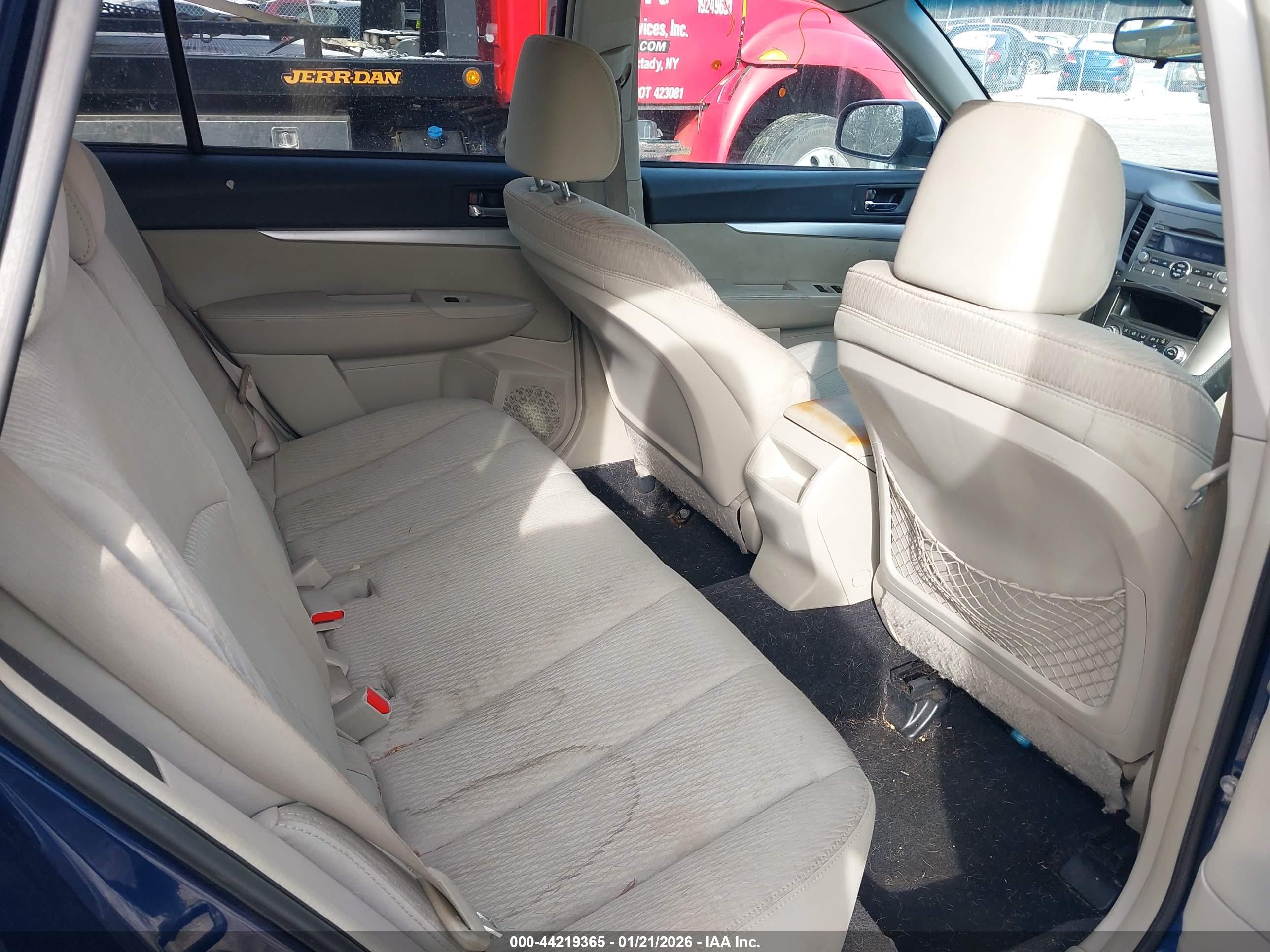 SUBARU OUTBACK image 8