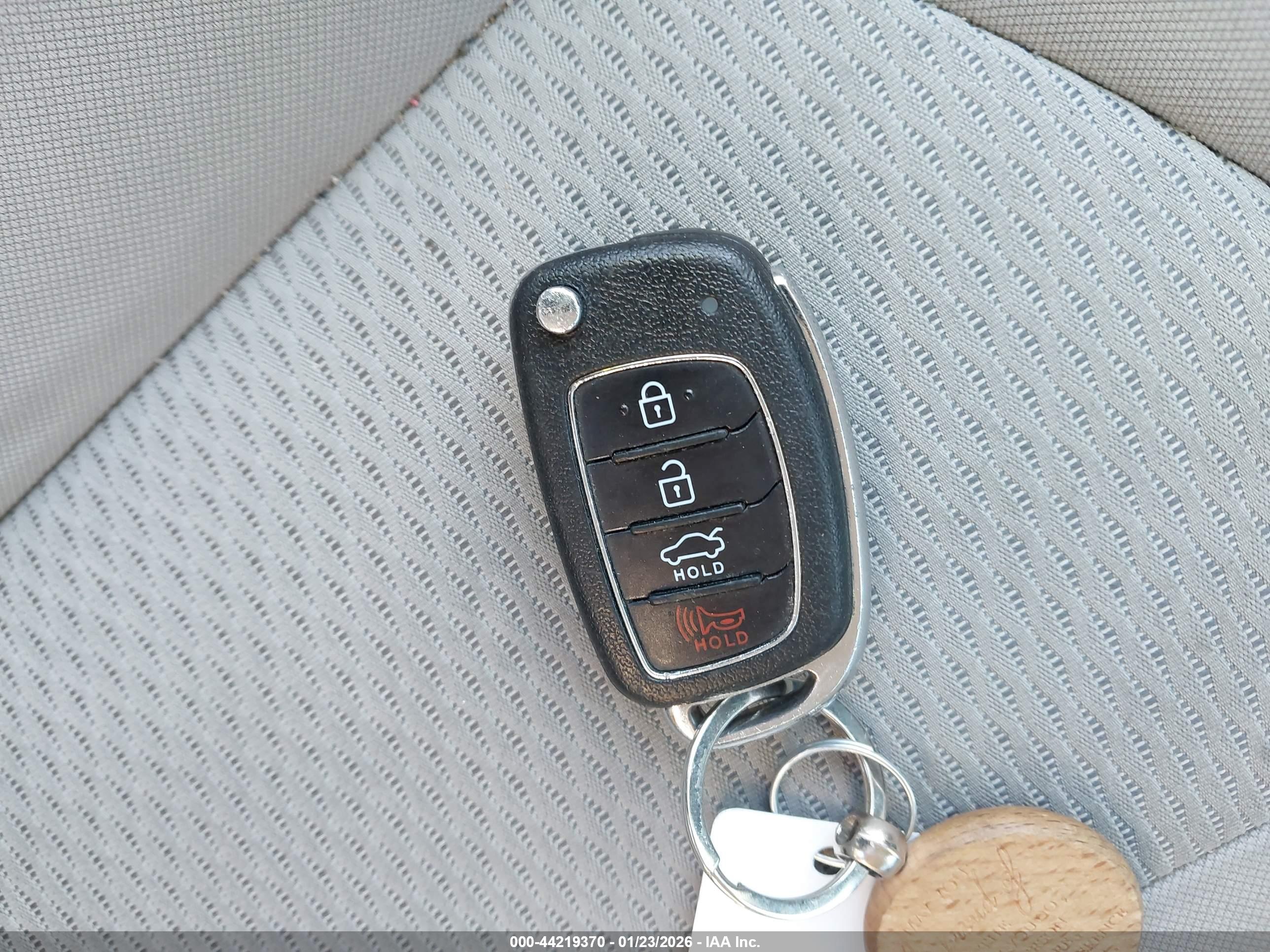 HYUNDAI SONATA image 11
