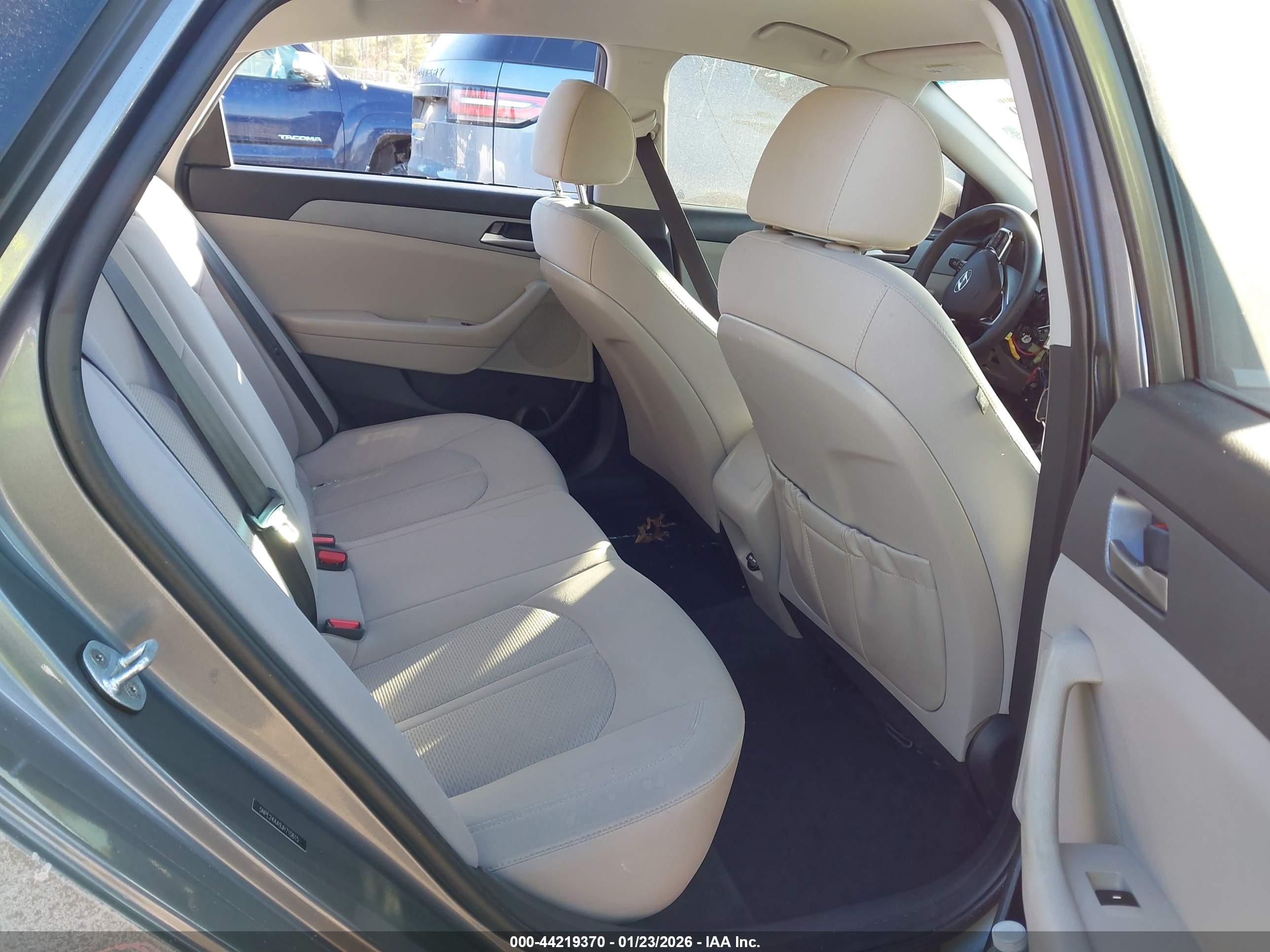 HYUNDAI SONATA image 8