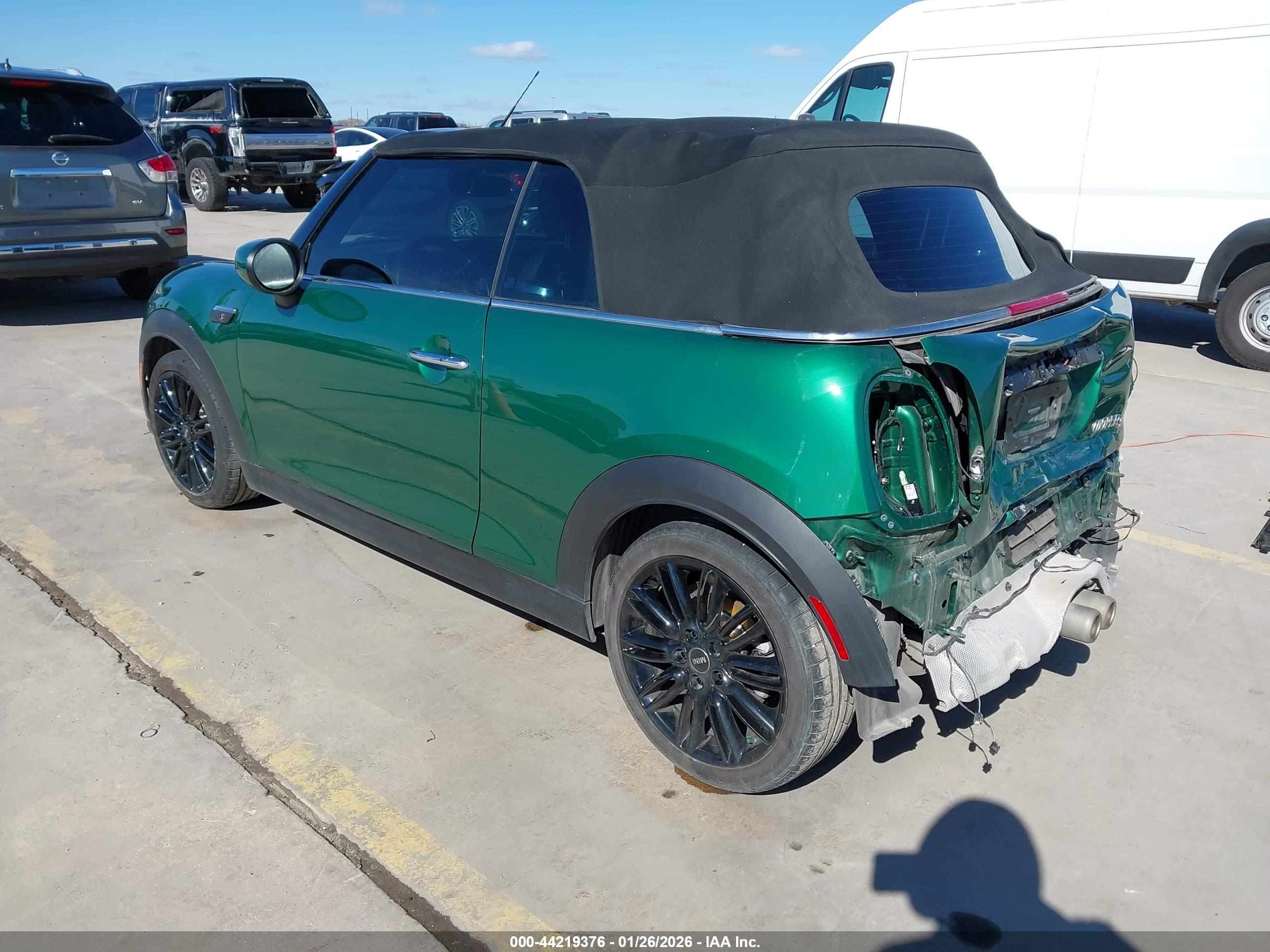 MINI CONVERTIBLE image 3