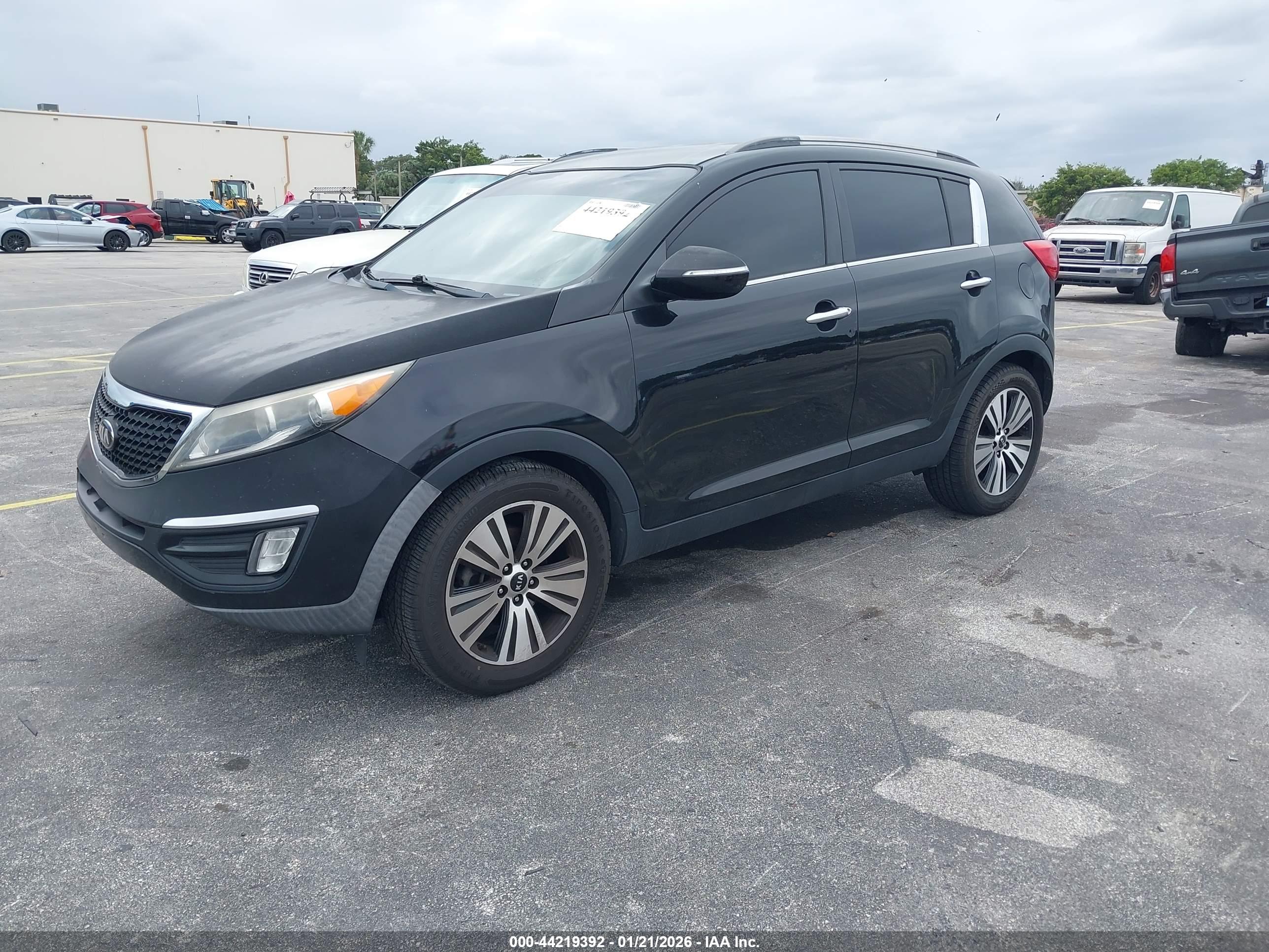 KIA SPORTAGE image 2