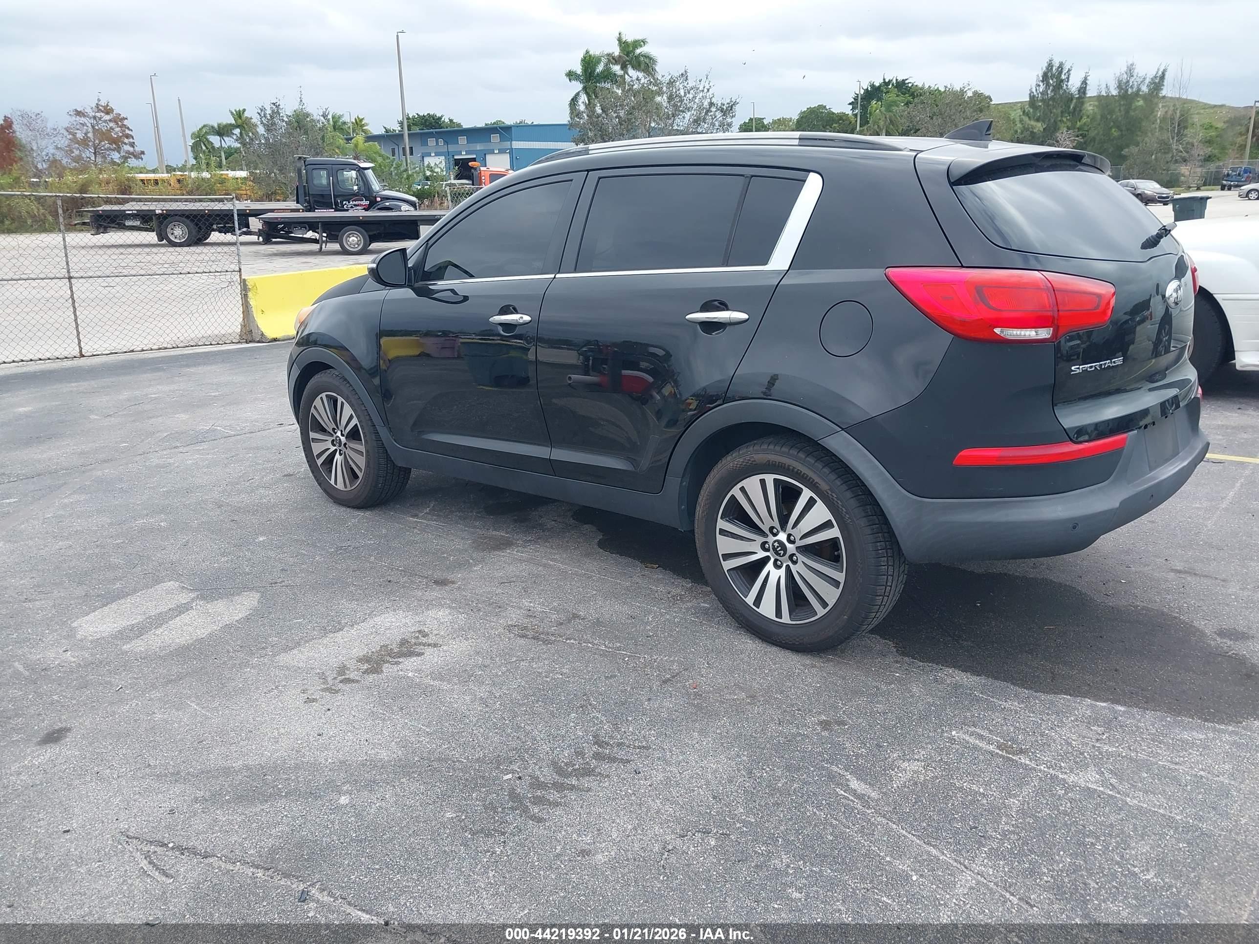 KIA SPORTAGE image 3