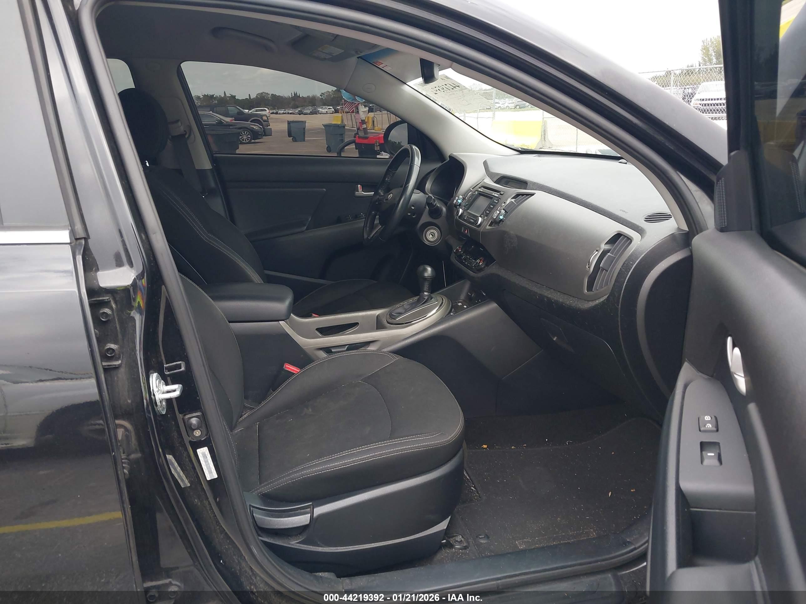 KIA SPORTAGE image 5