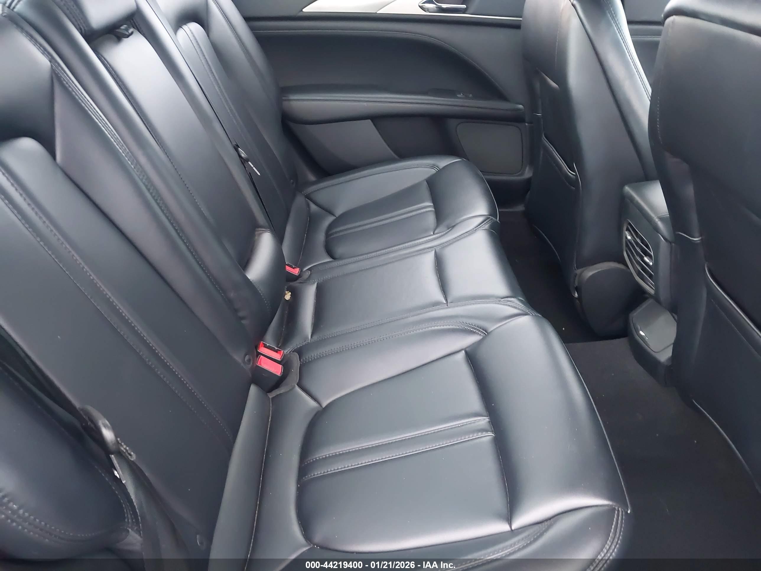LINCOLN MKZ image 8