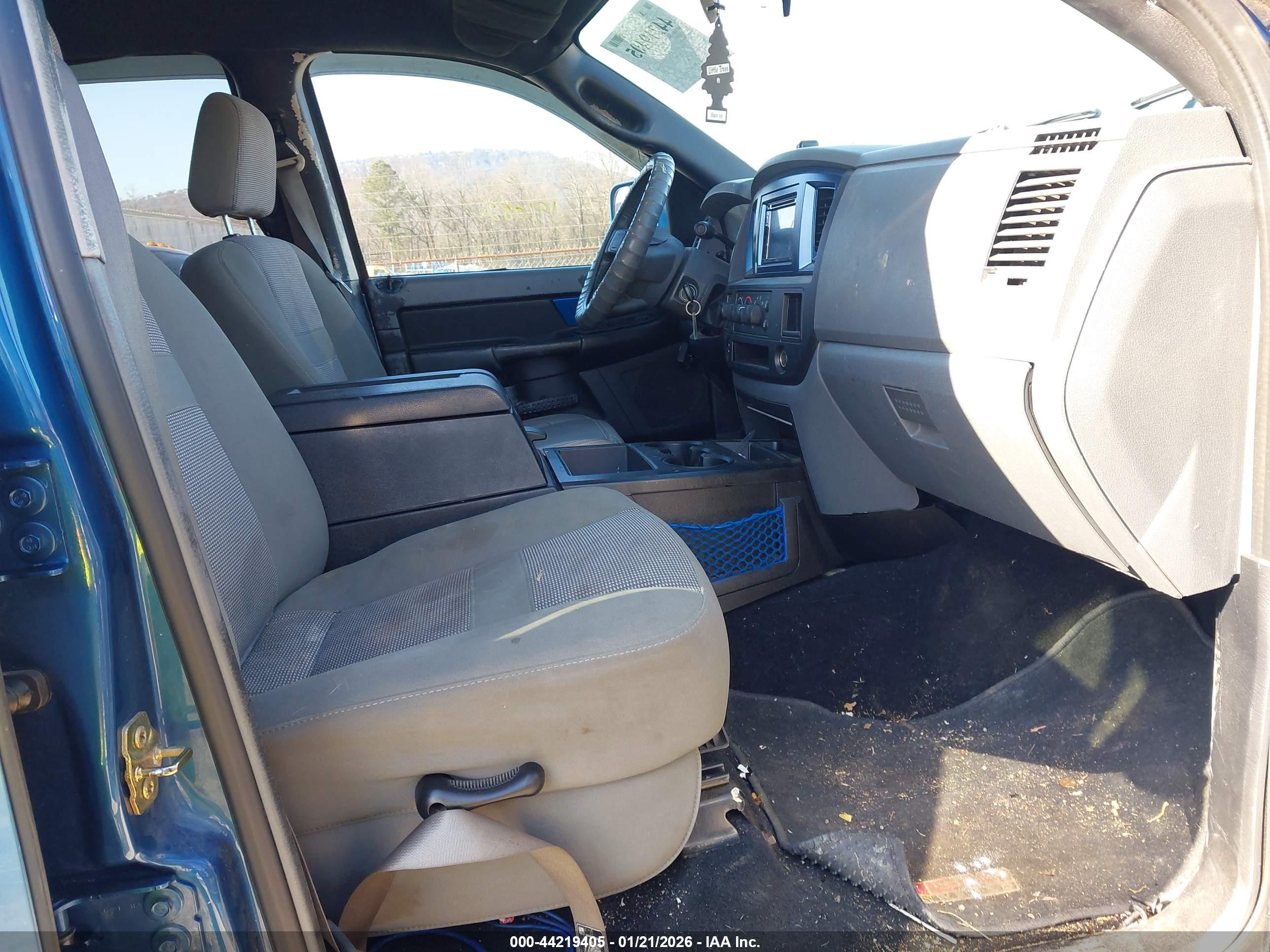 DODGE RAM image 5