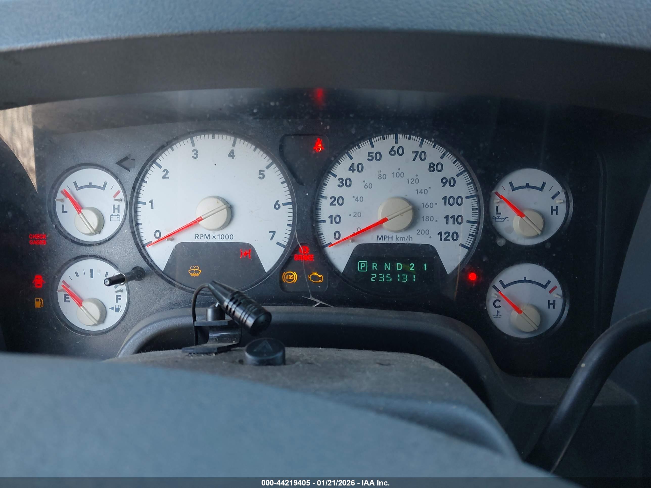 DODGE RAM image 7