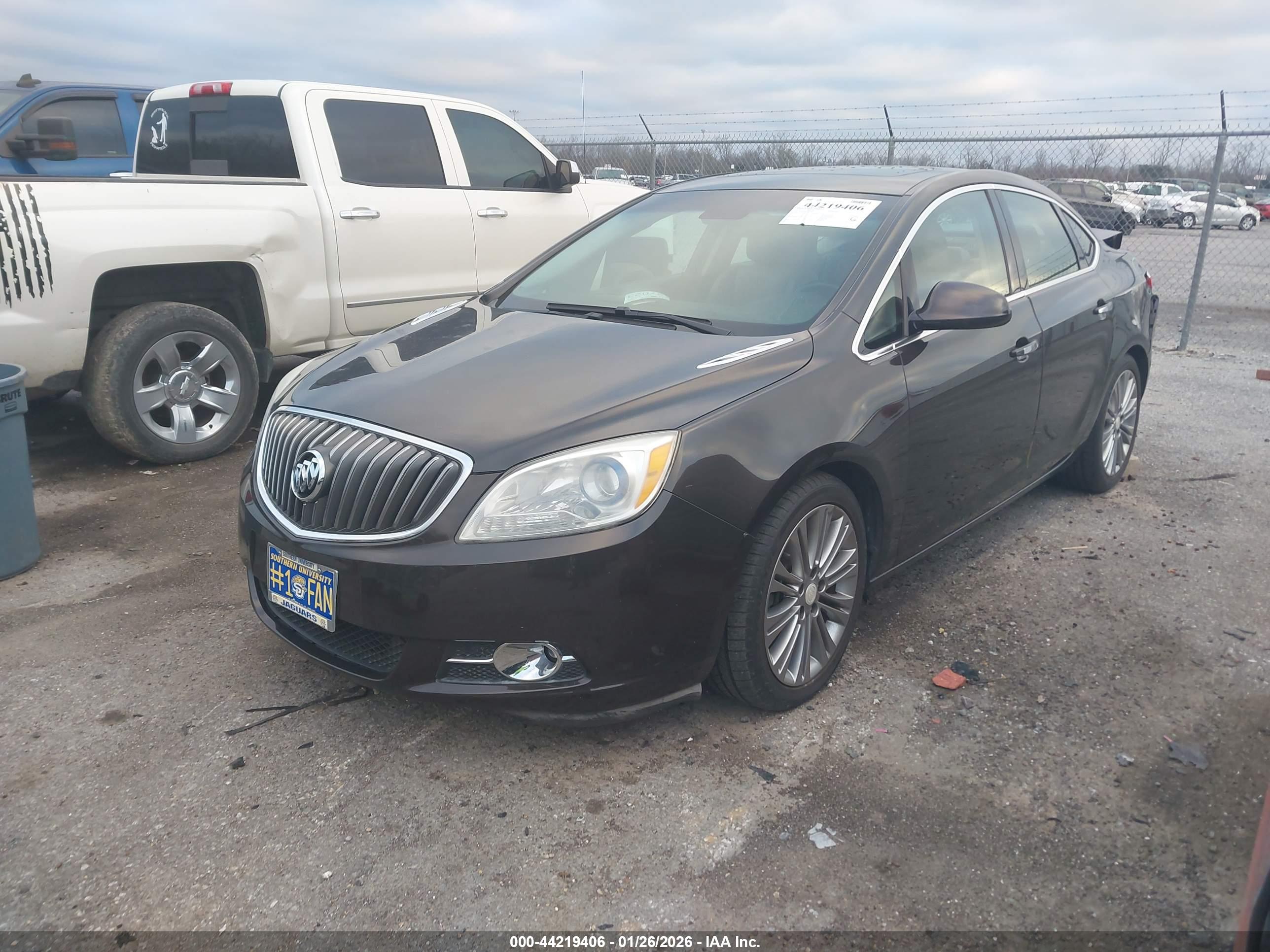 BUICK VERANO image 2