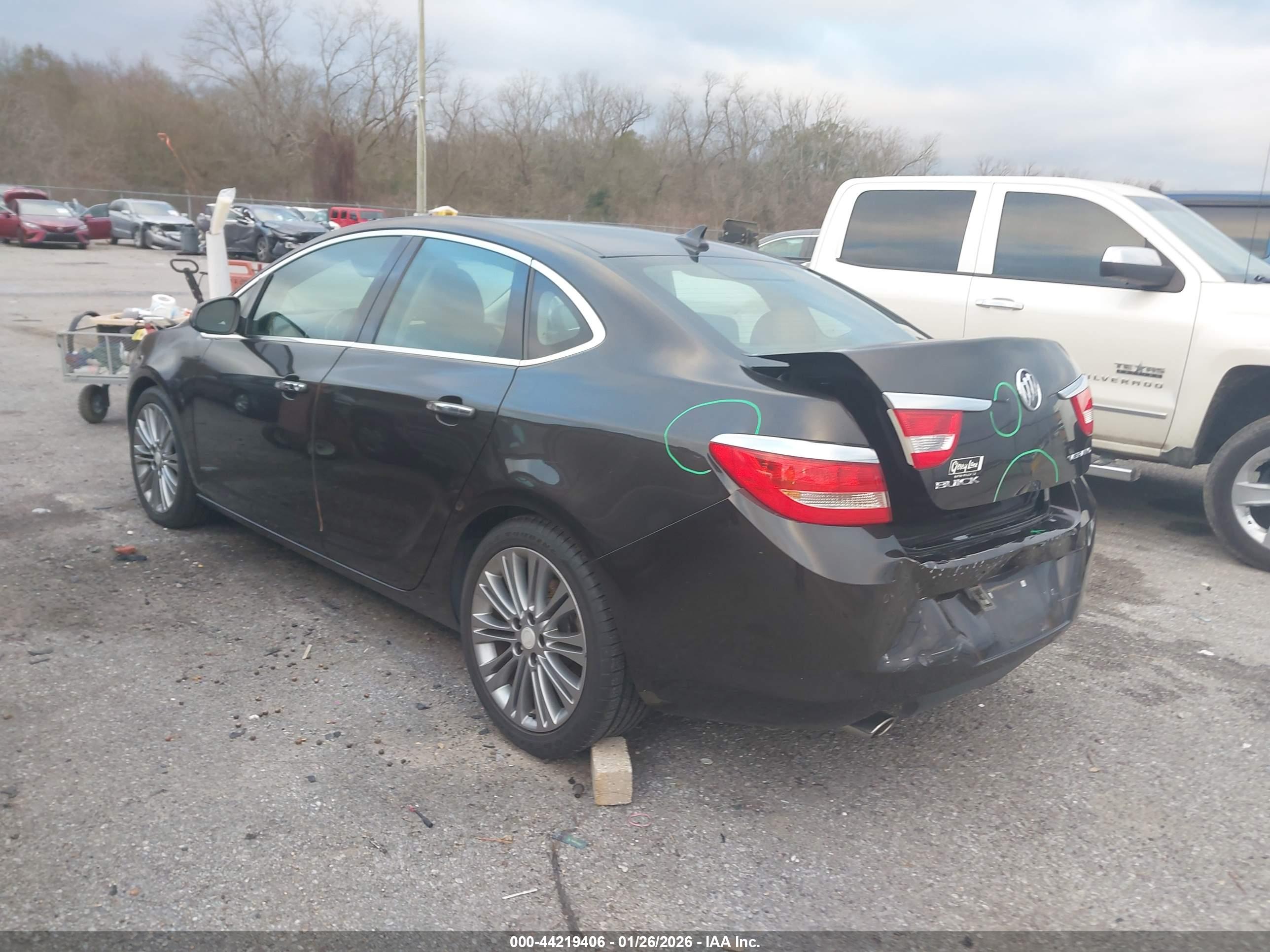 BUICK VERANO image 3