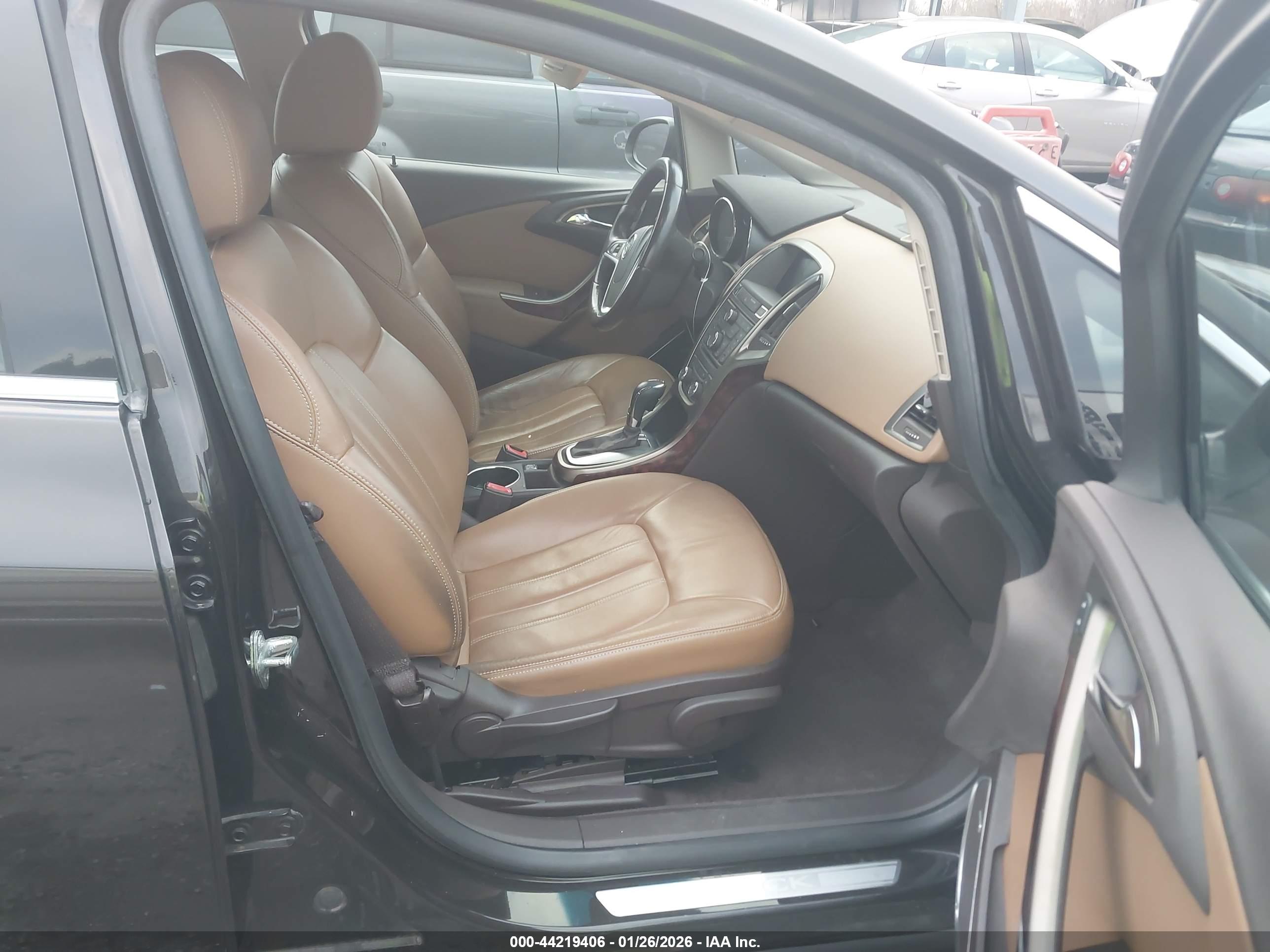 BUICK VERANO image 5
